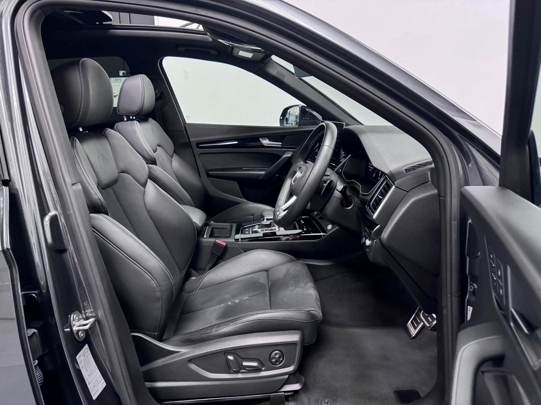 Audi Q5 view 31