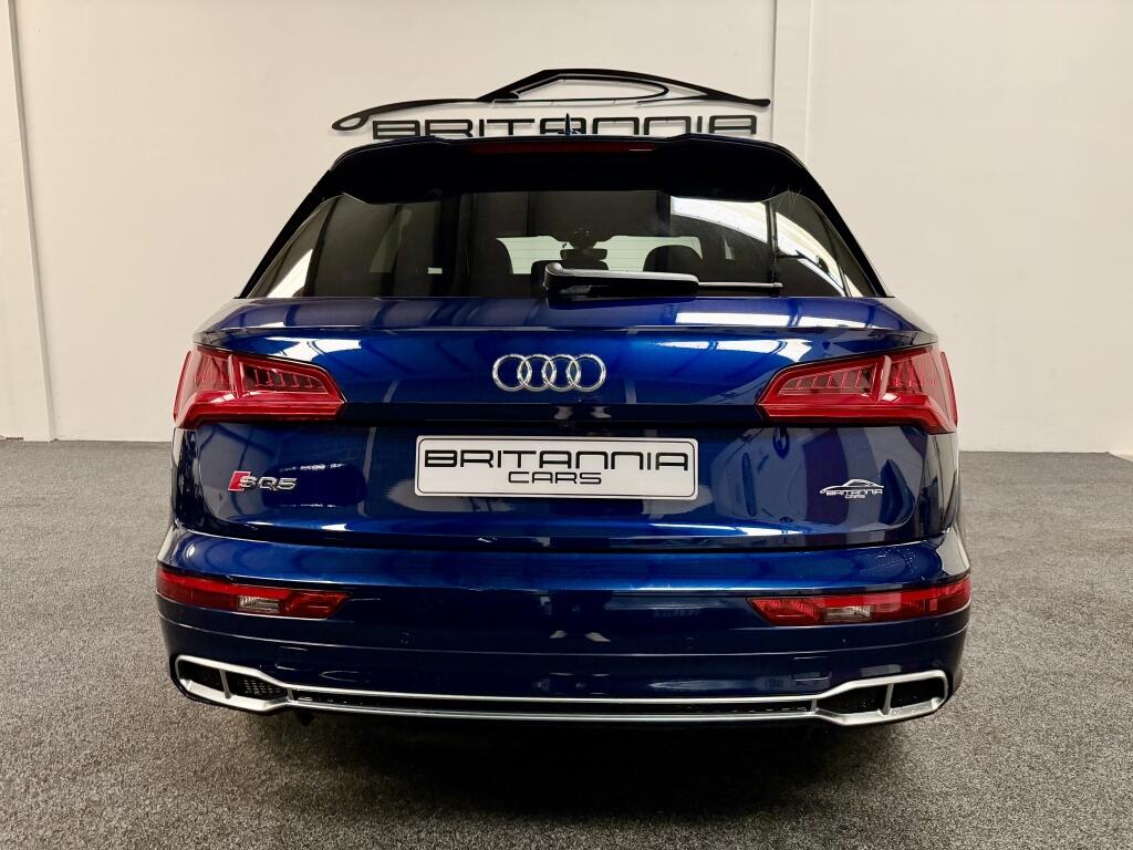 Audi SQ5 view 5