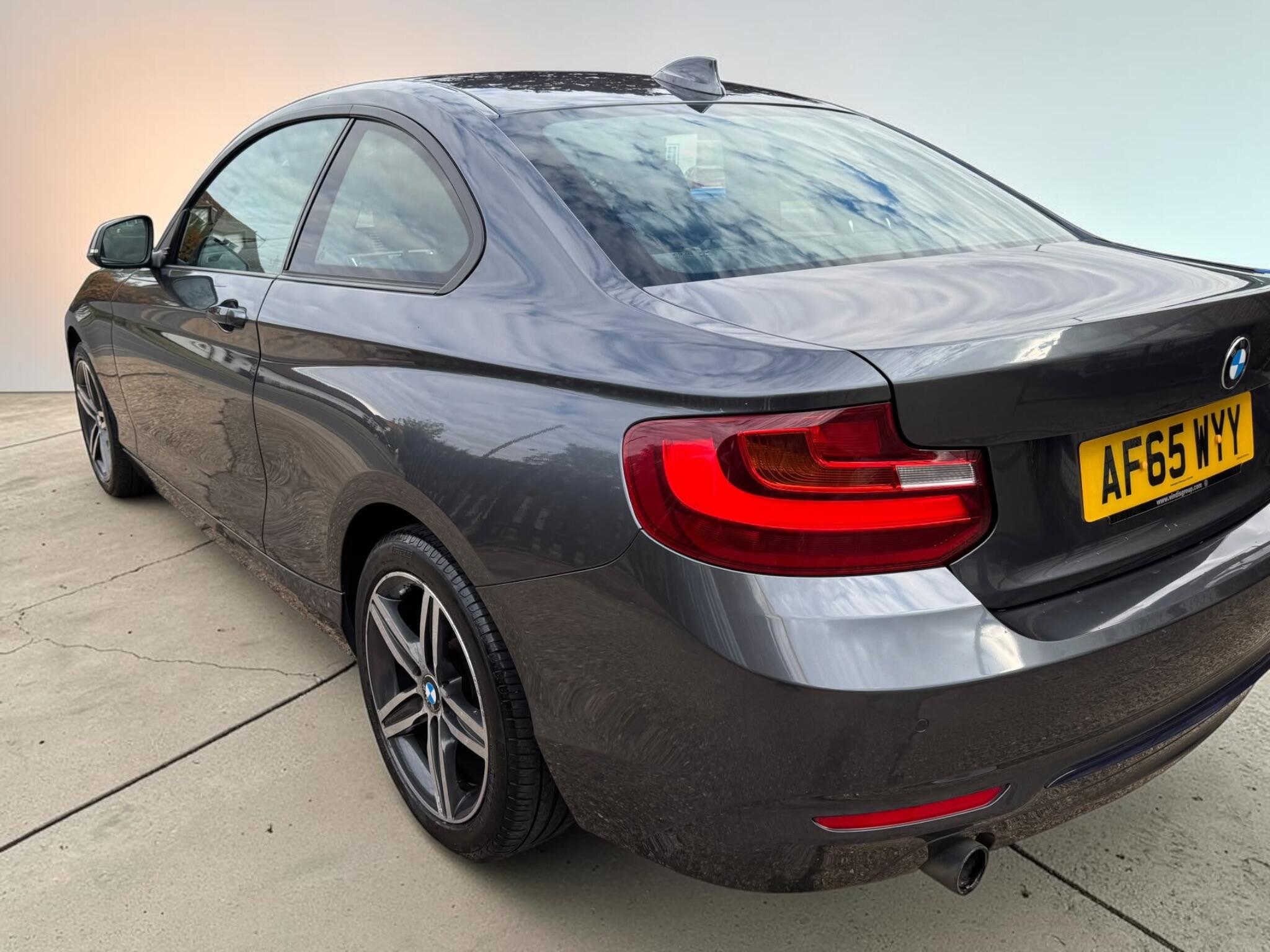 BMW 2 Series view 10