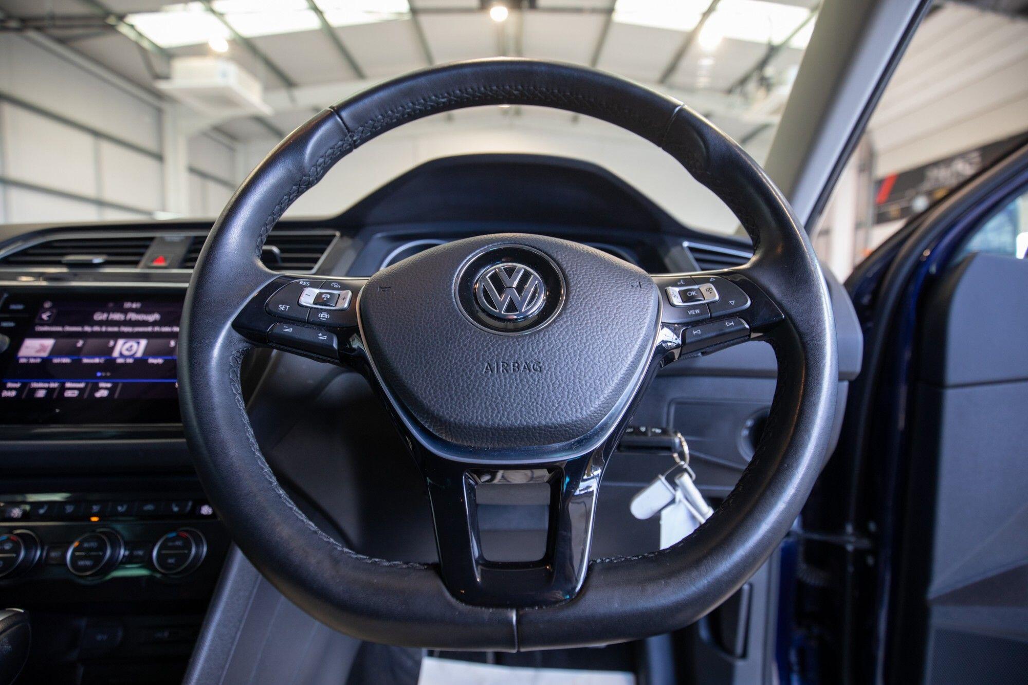 Volkswagen Tiguan view 15