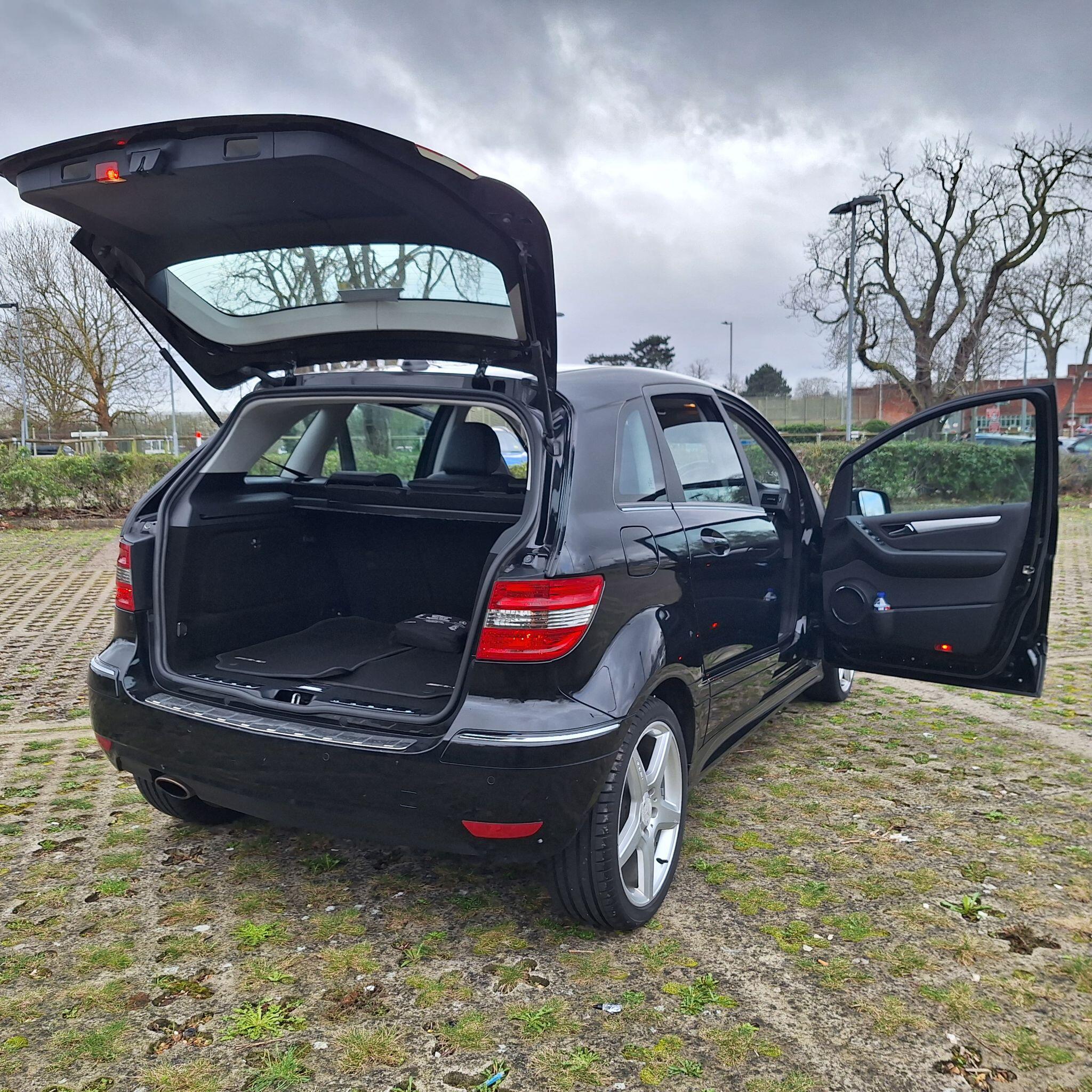 Mercedes-Benz B-Class view 13