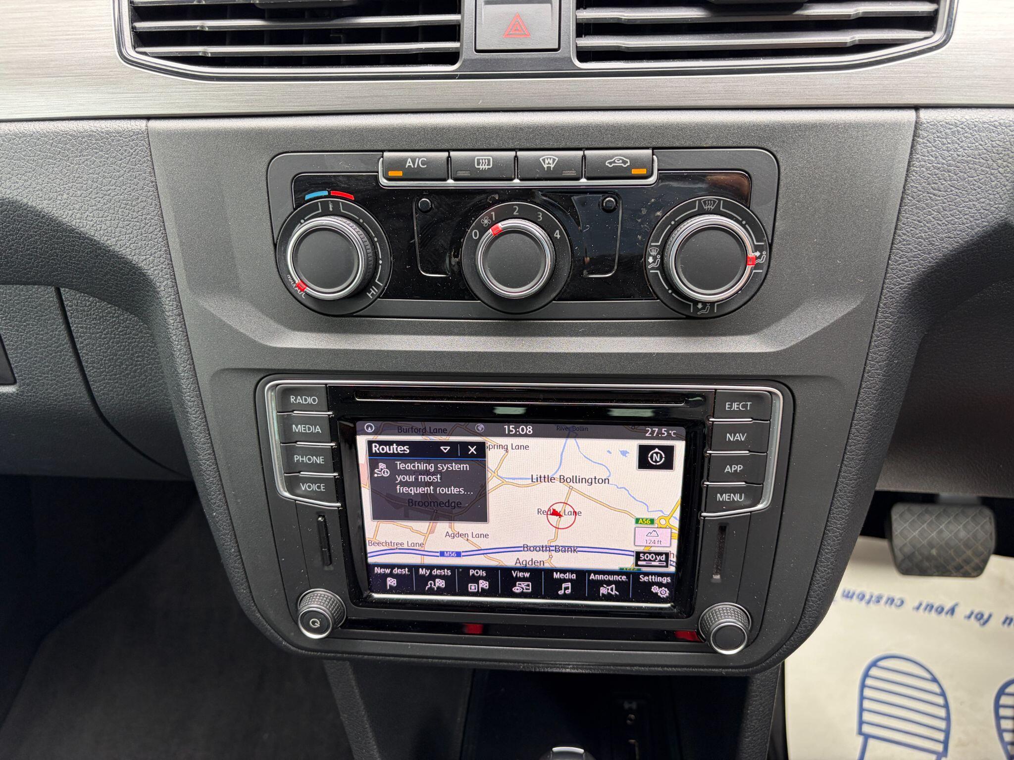 Volkswagen Caddy Maxi Life view 25