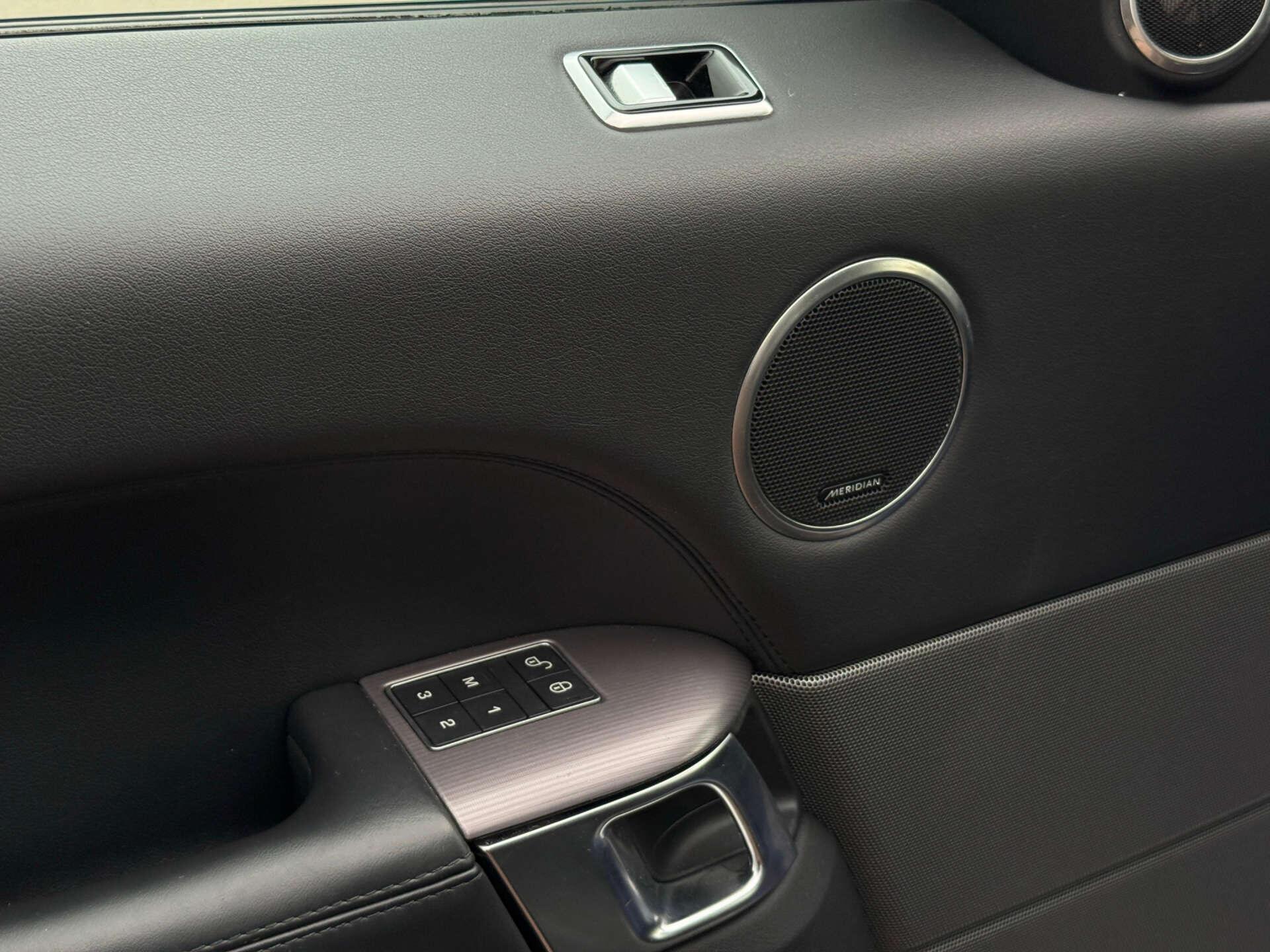Land Rover Range Rover Sport view 43