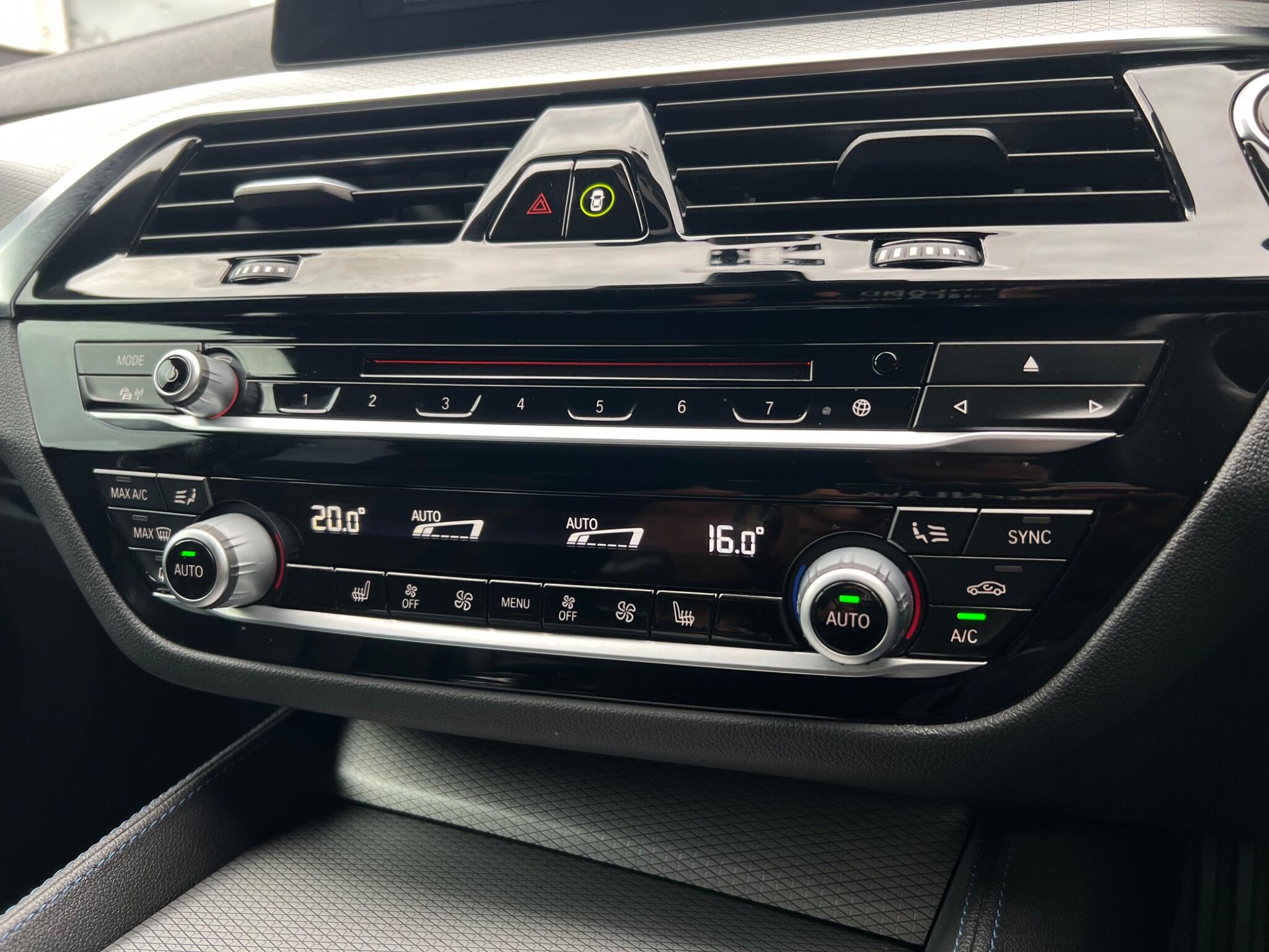 BMW 5 Series view 59