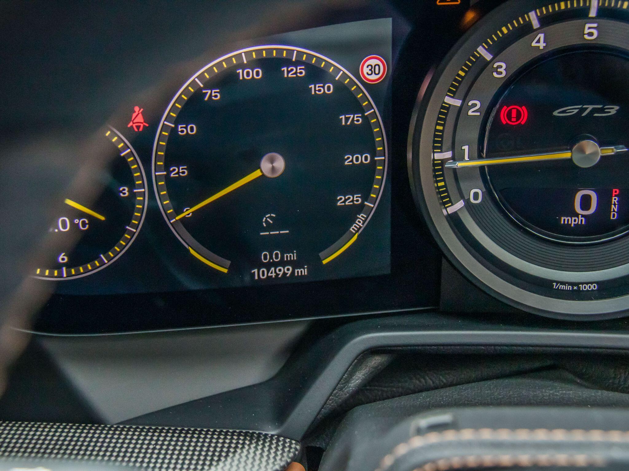 Porsche 911 view 25