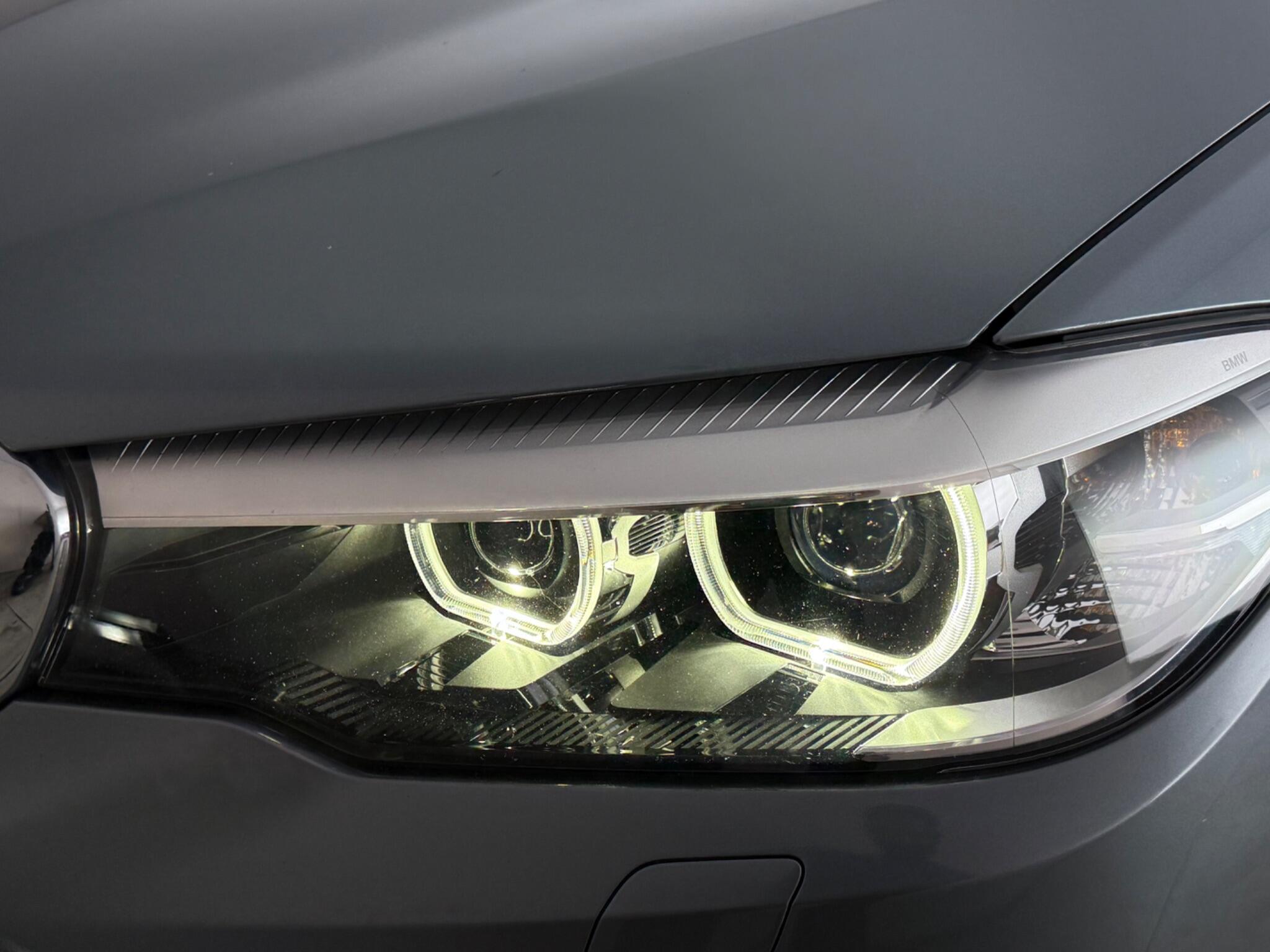 BMW 5 Series view 9