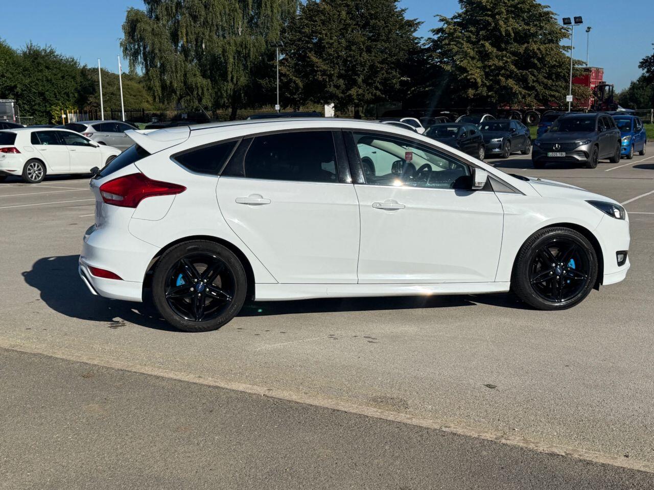 Ford Focus view 18