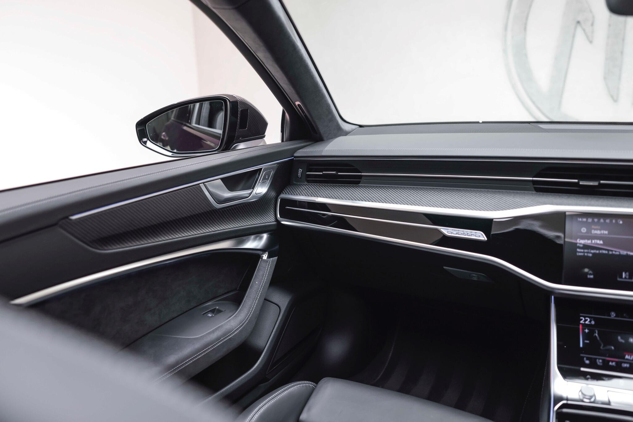Audi RS6 Avant view 48