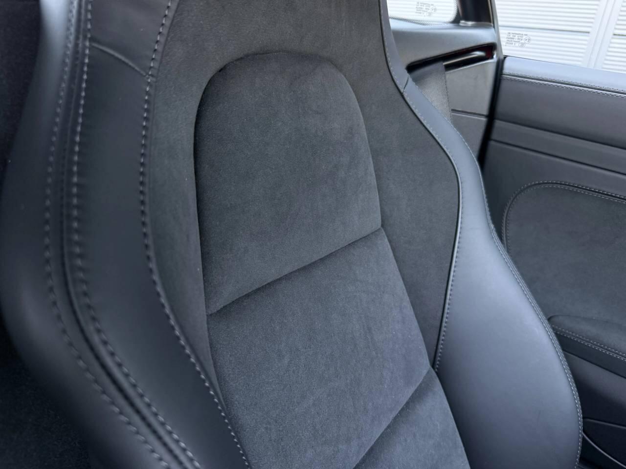 Porsche Cayman view 19