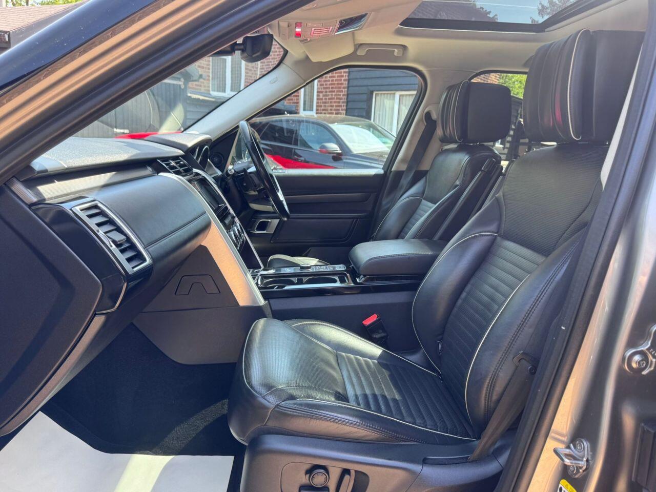 Land Rover Discovery view 11