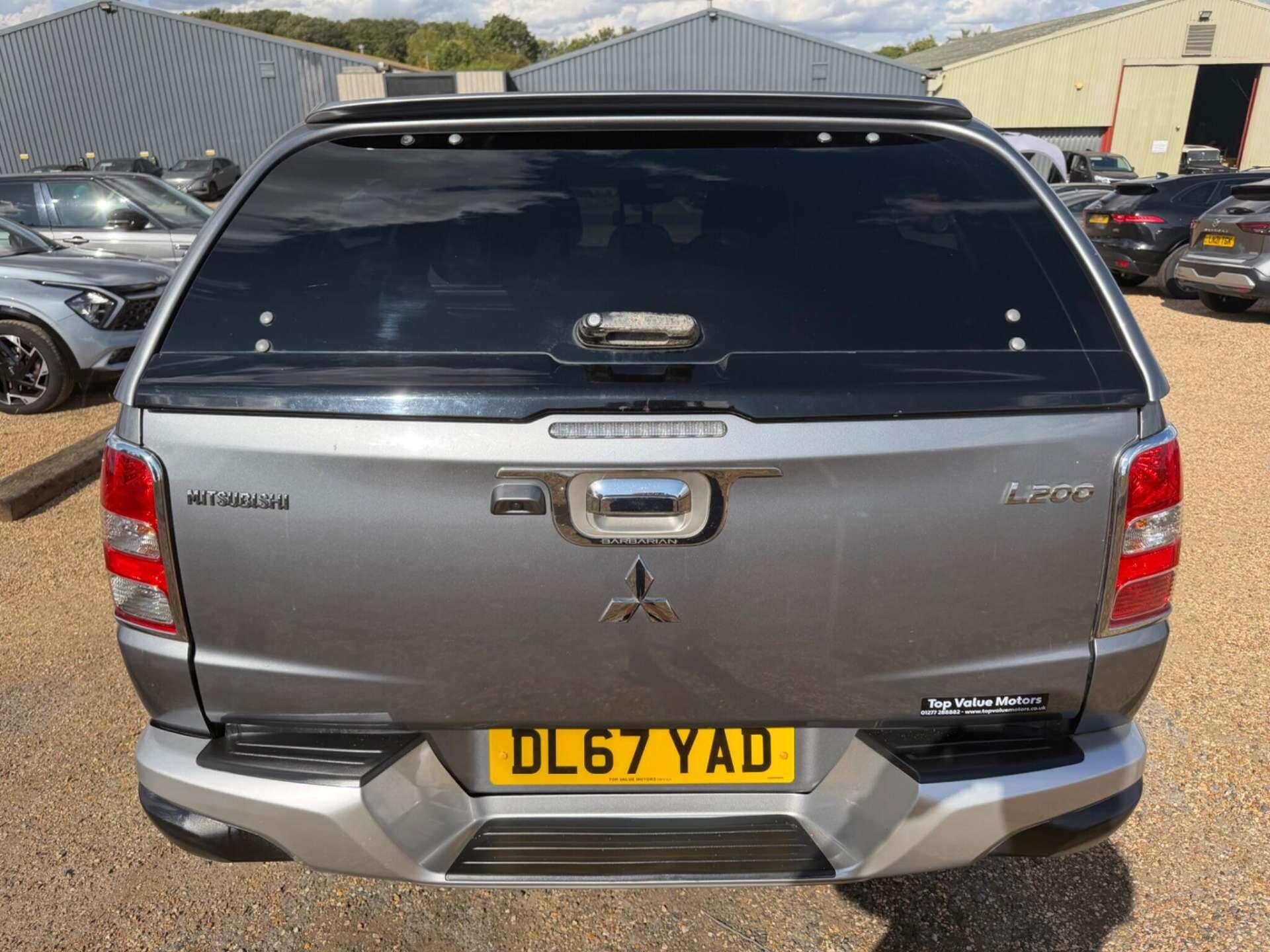 Mitsubishi L200 view 6