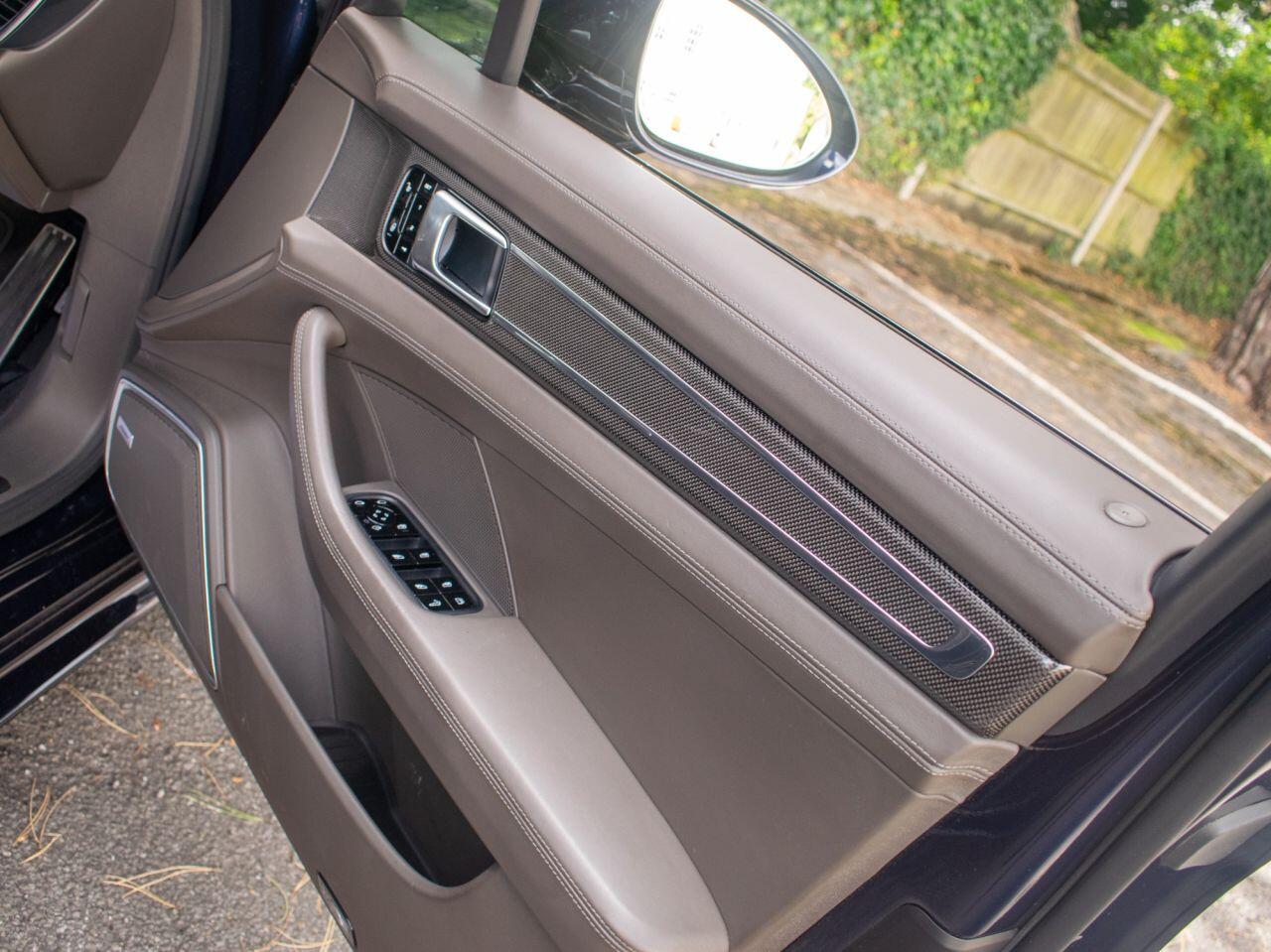 Porsche Panamera view 28