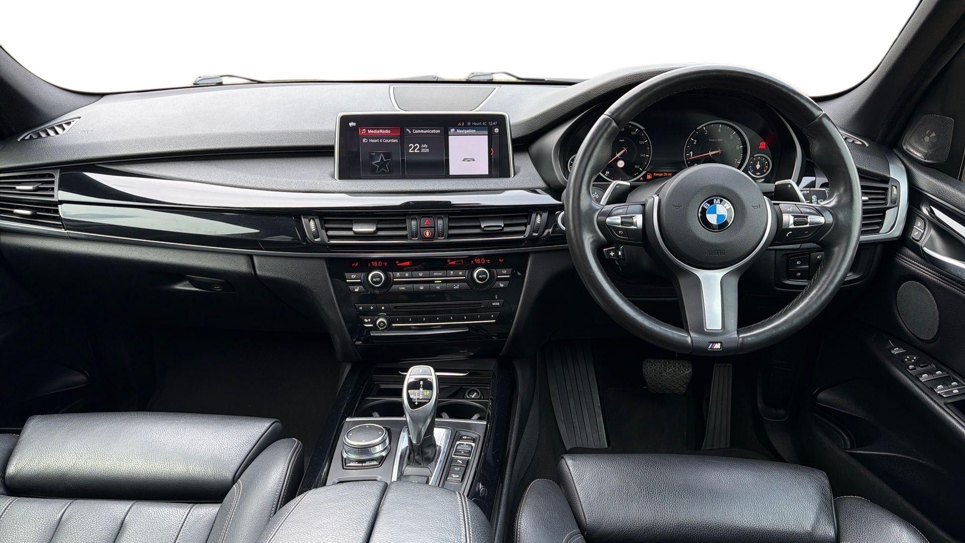 BMW X5 view 4