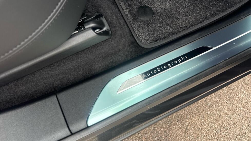Land Rover Range Rover Sport view 23