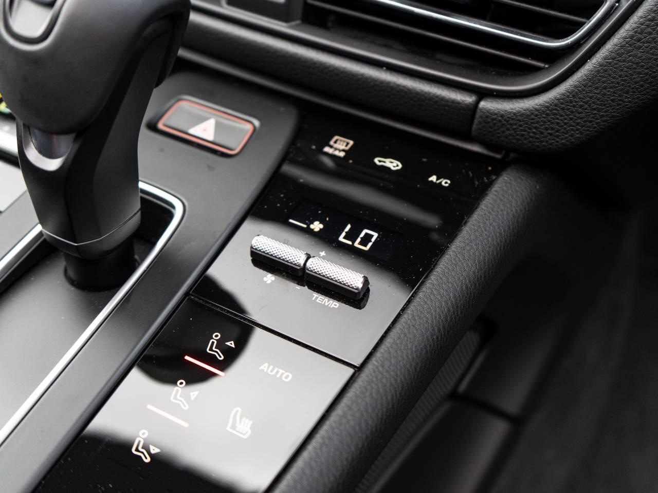 Porsche Macan view 34