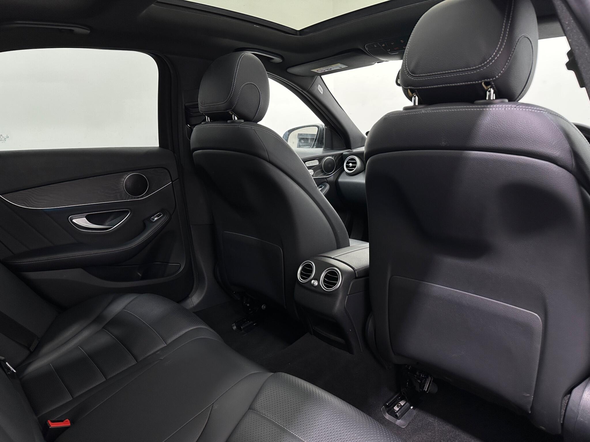 Mercedes-Benz C Class view 42