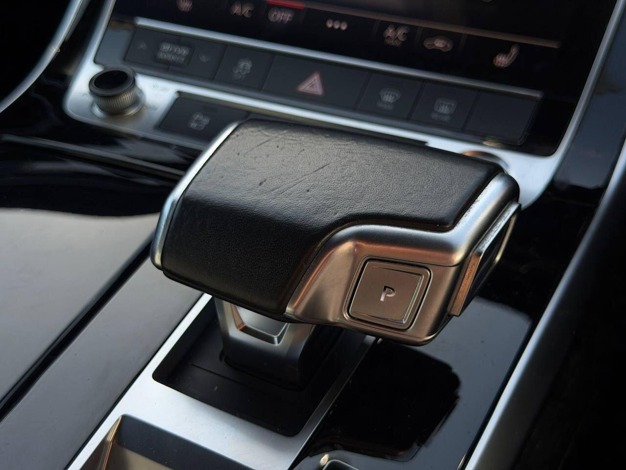 Audi Q7 view 41