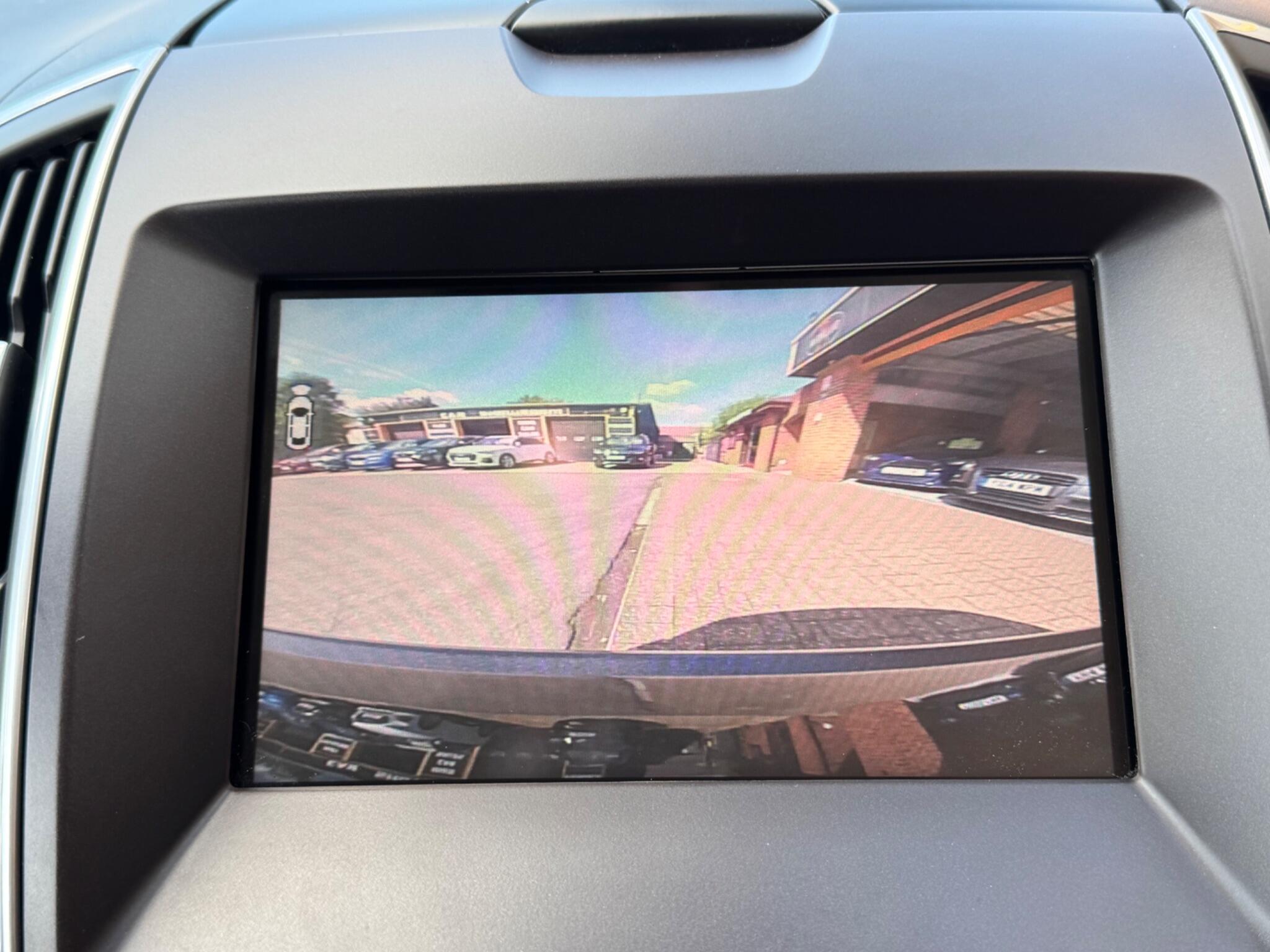 Ford Edge view 31
