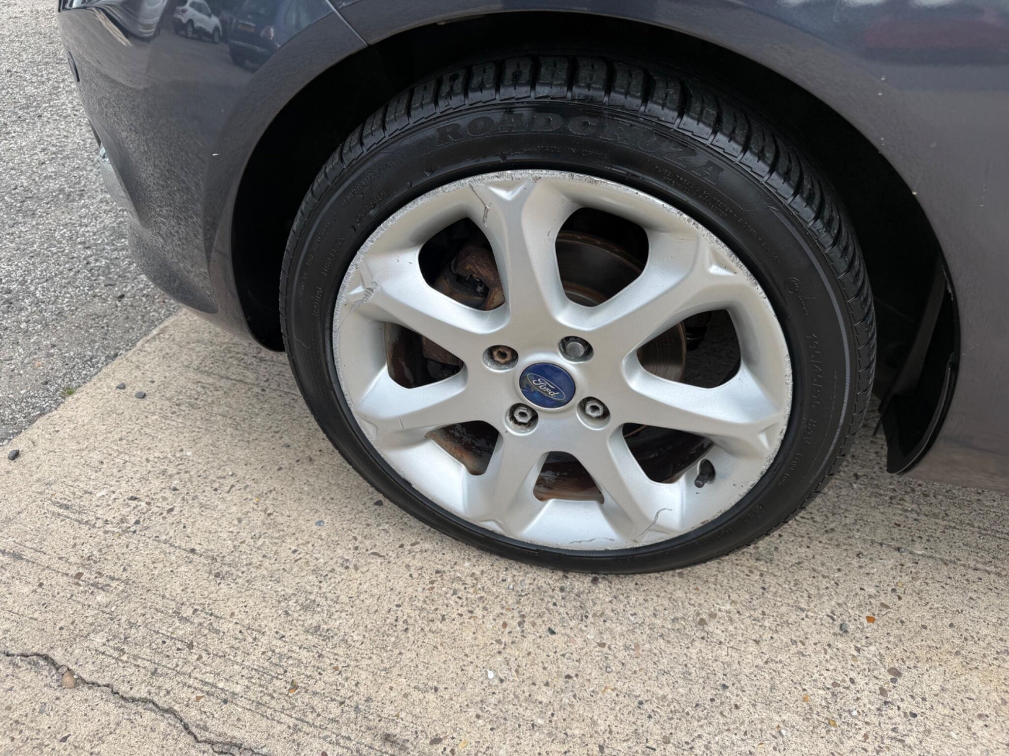 Ford Fiesta view 23