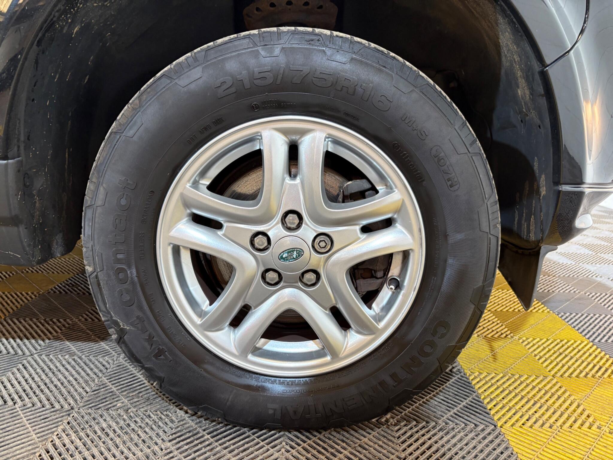 Land Rover Freelander 2 view 43