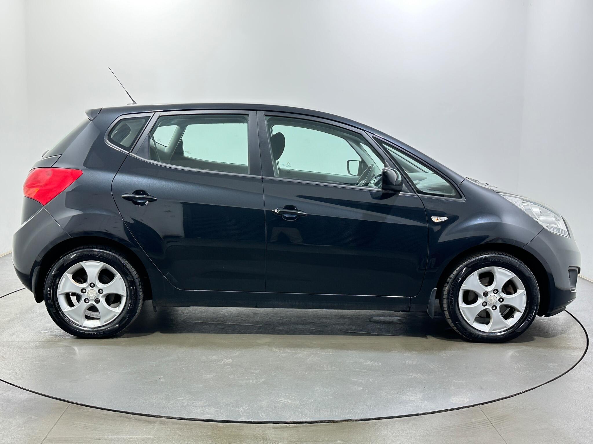 Kia Venga view 9