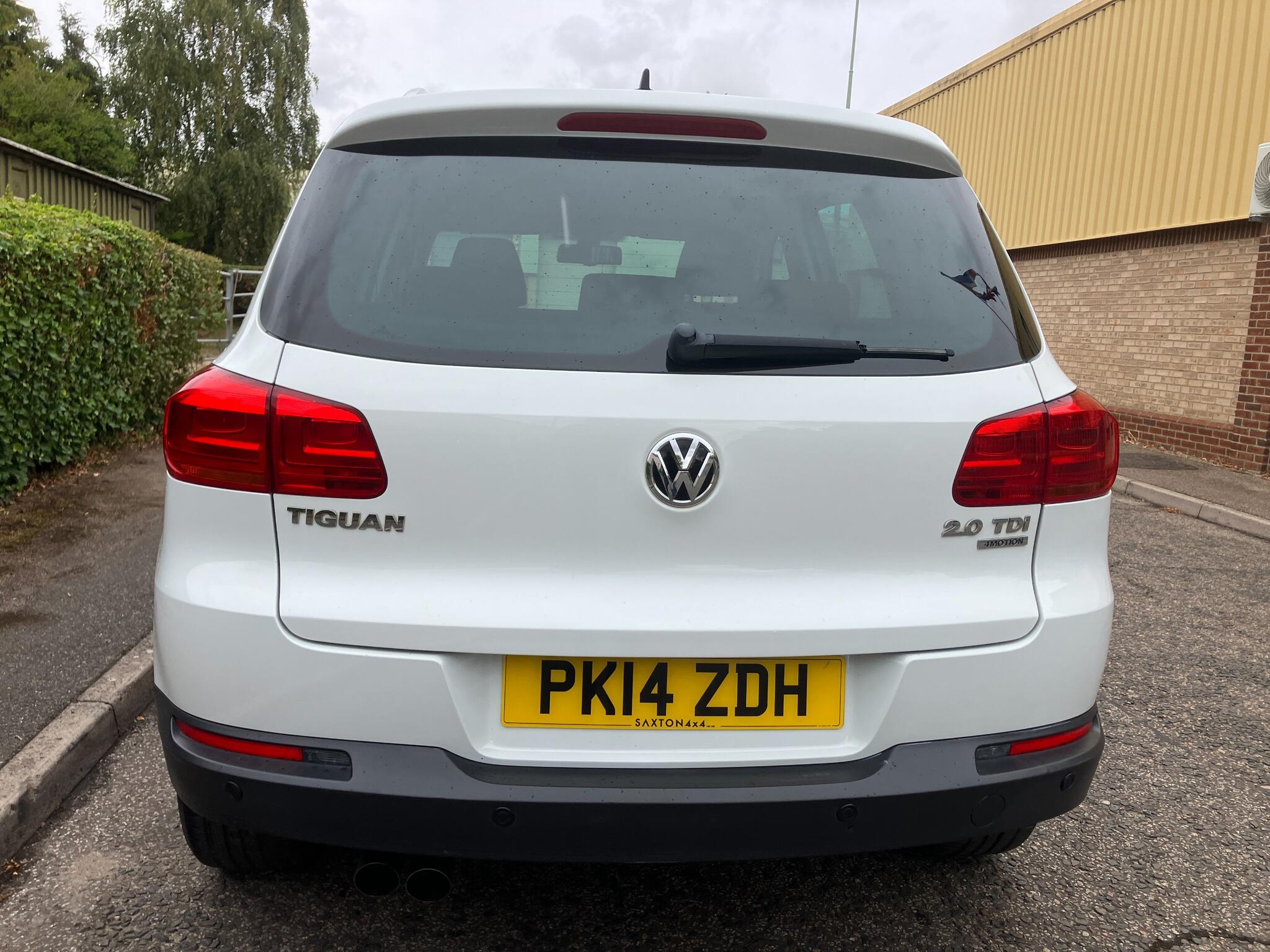 Volkswagen Tiguan view 6