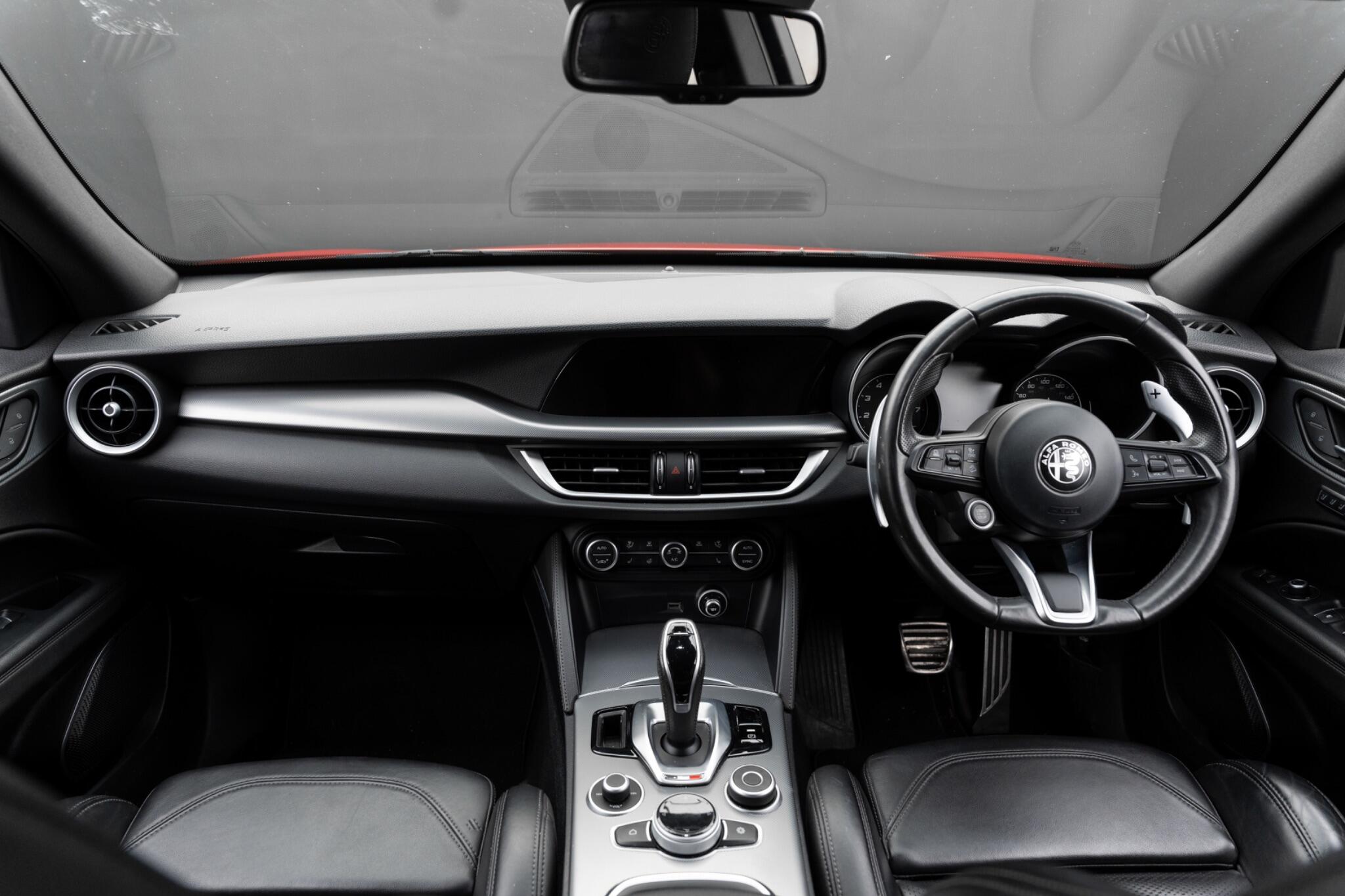 Alfa Romeo Stelvio view 38