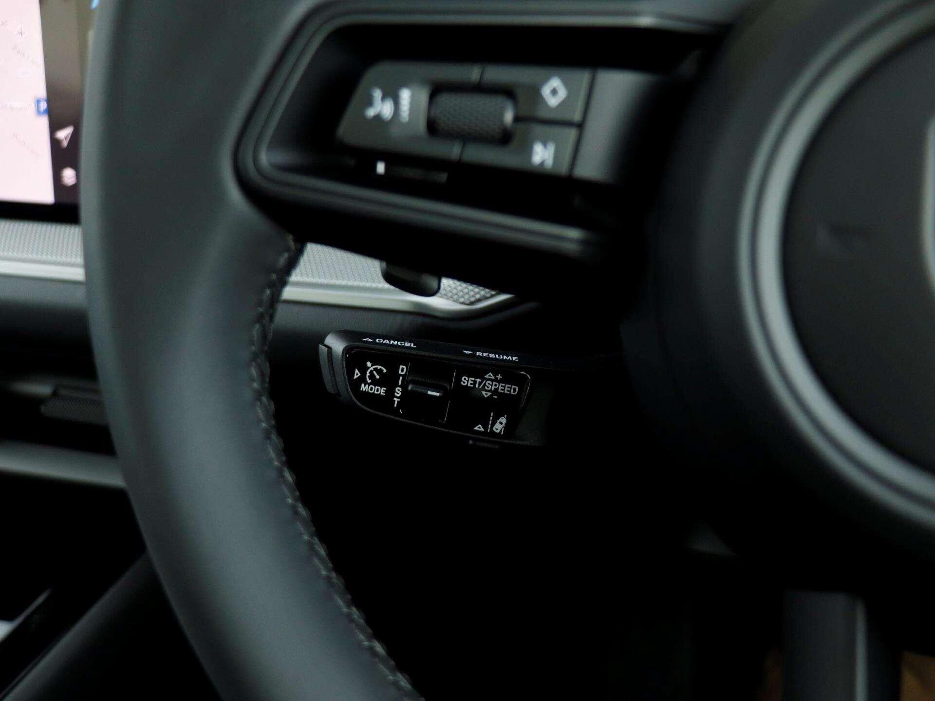 Porsche Cayenne view 19