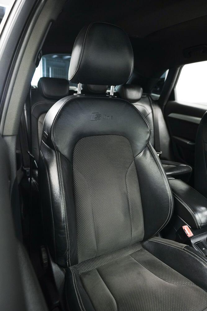 Audi Q3 view 12