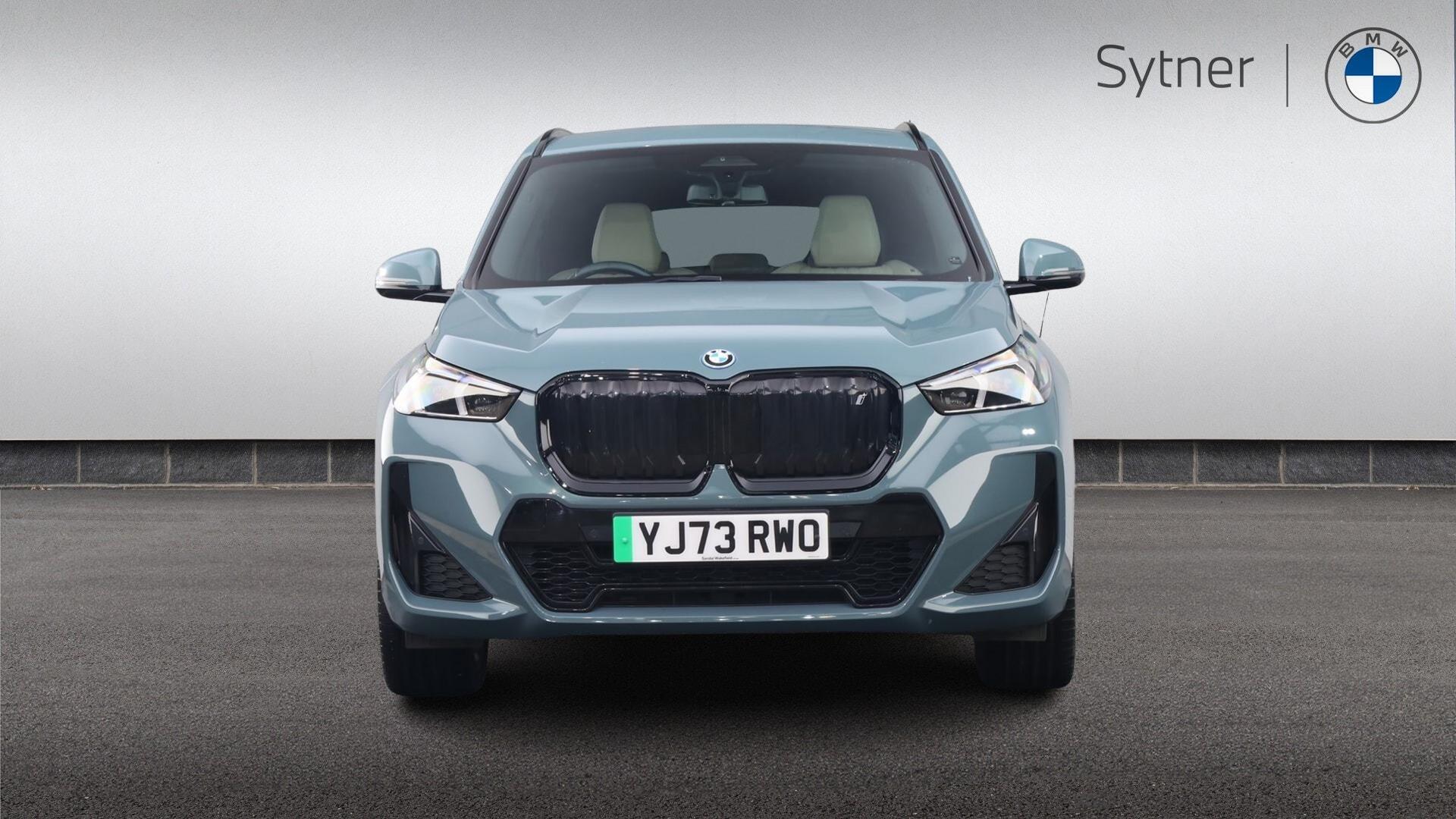BMW iX1 view 16