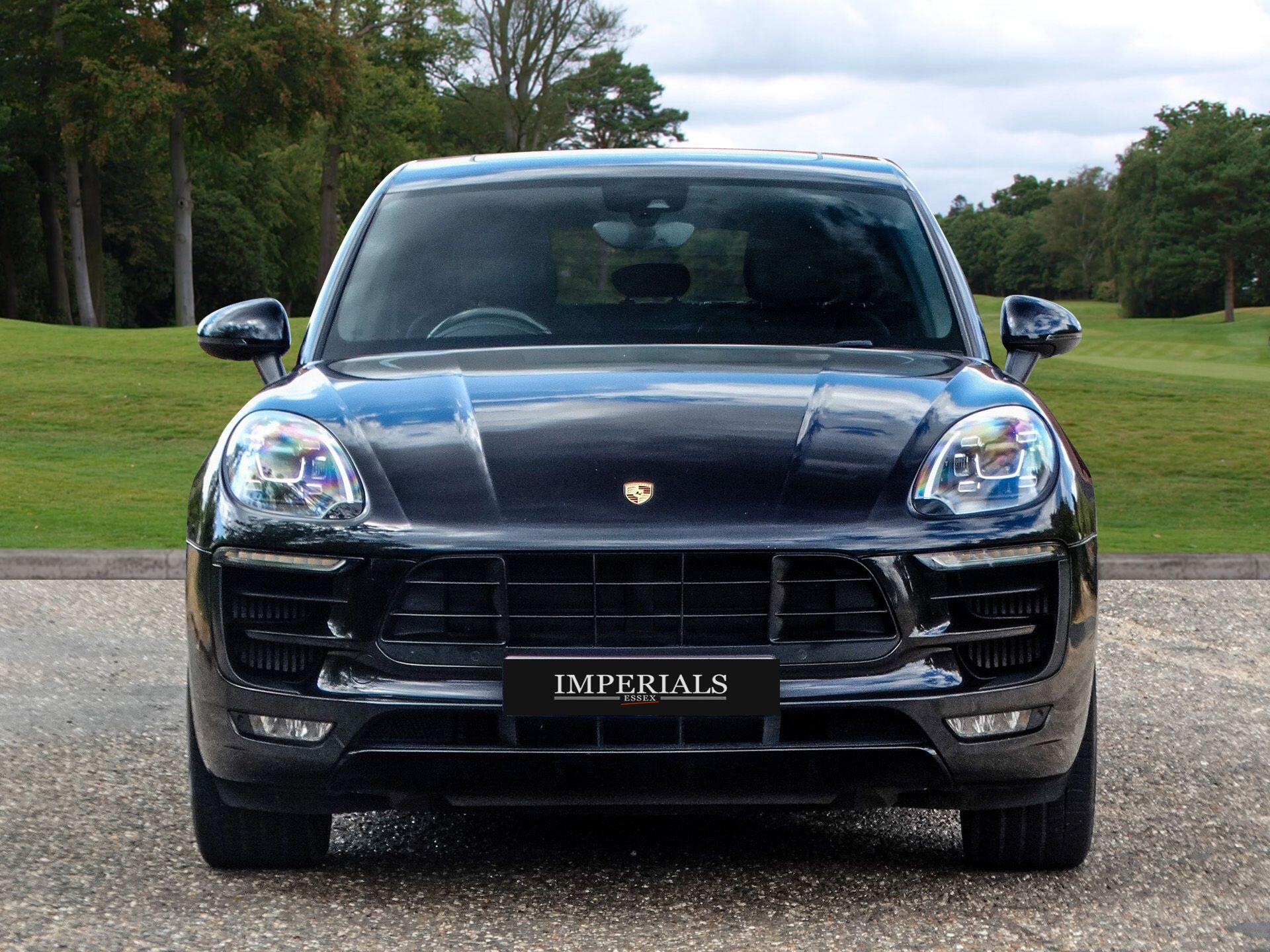 Porsche Macan view 9