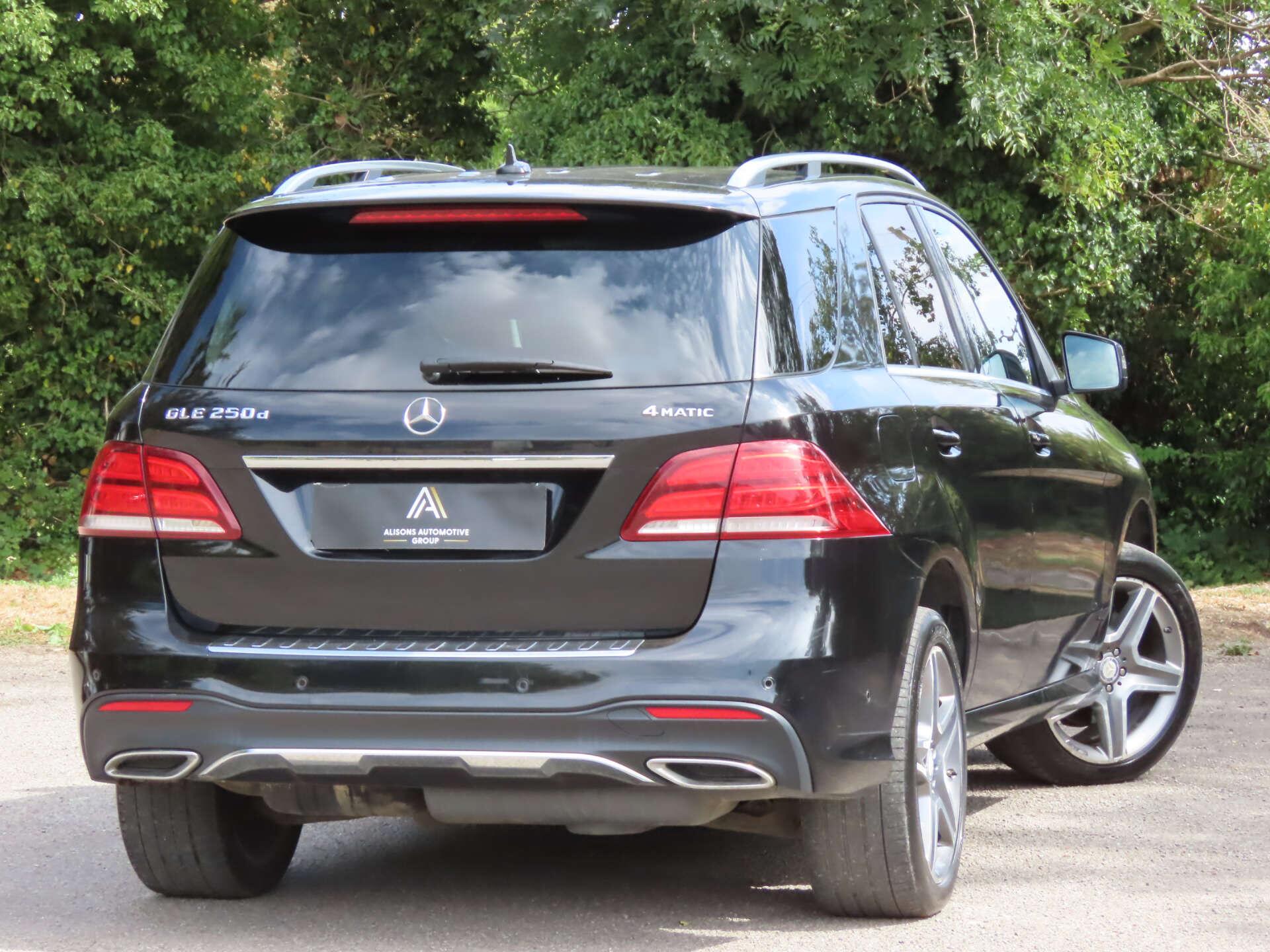 Mercedes-Benz Gle view 4
