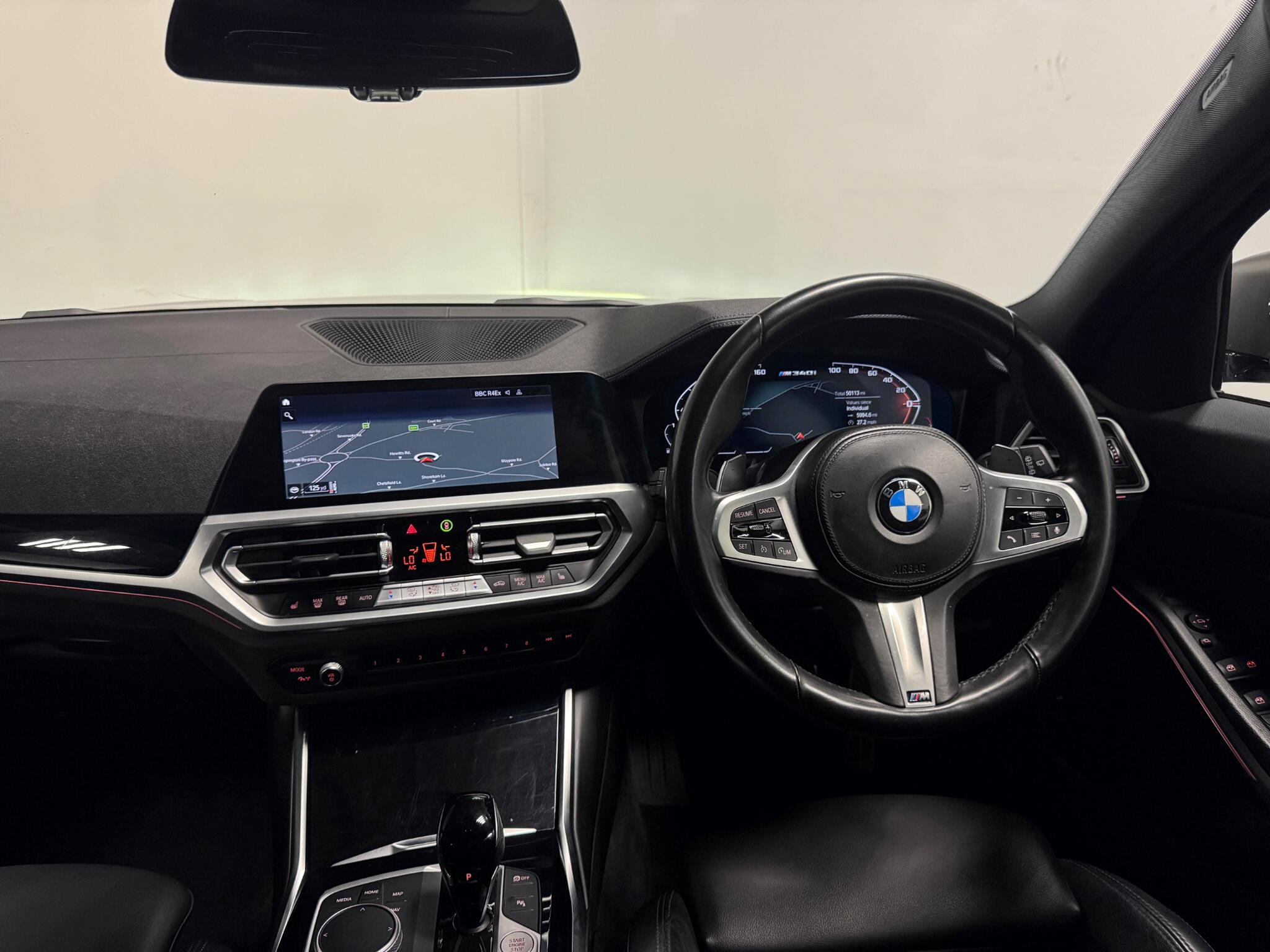 BMW 3 Series view 32