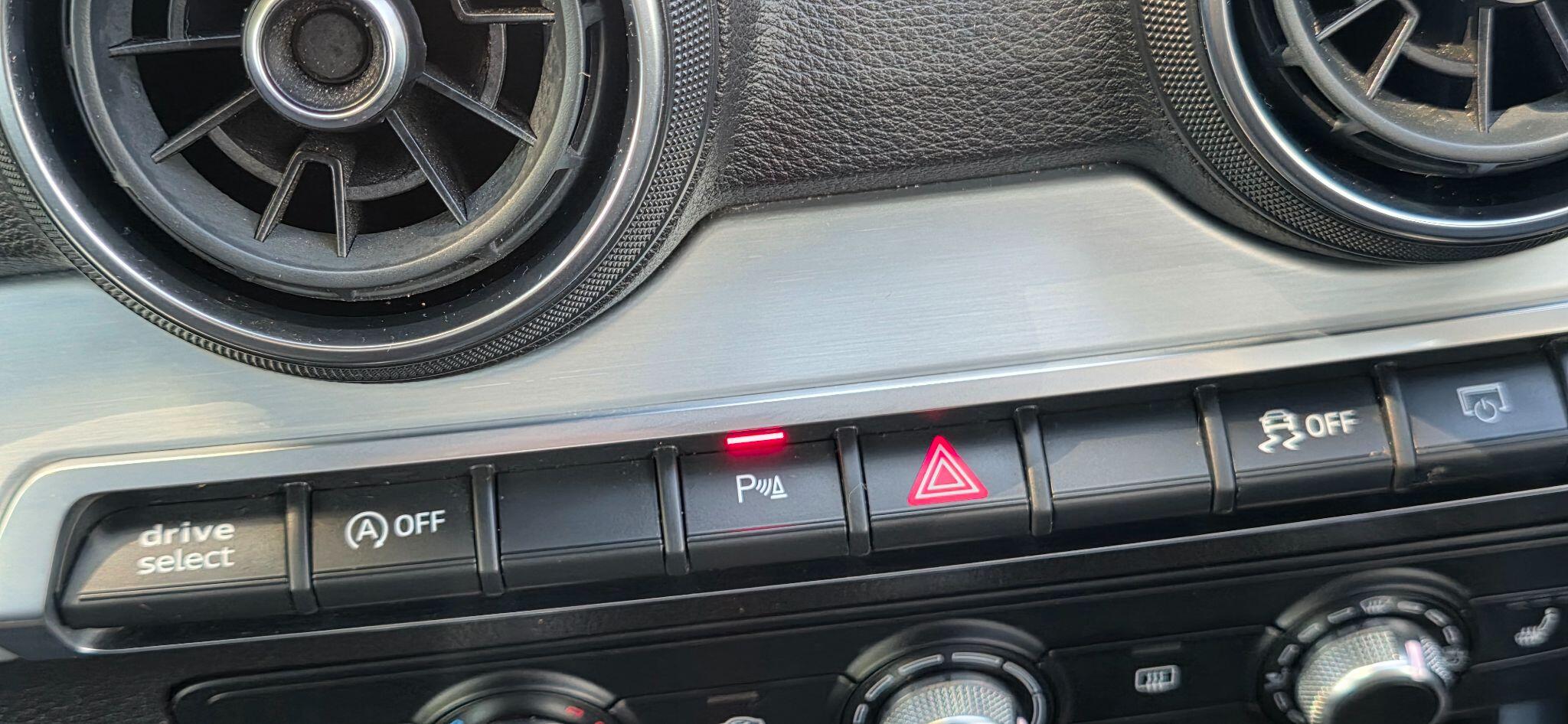 Audi Q2 view 38