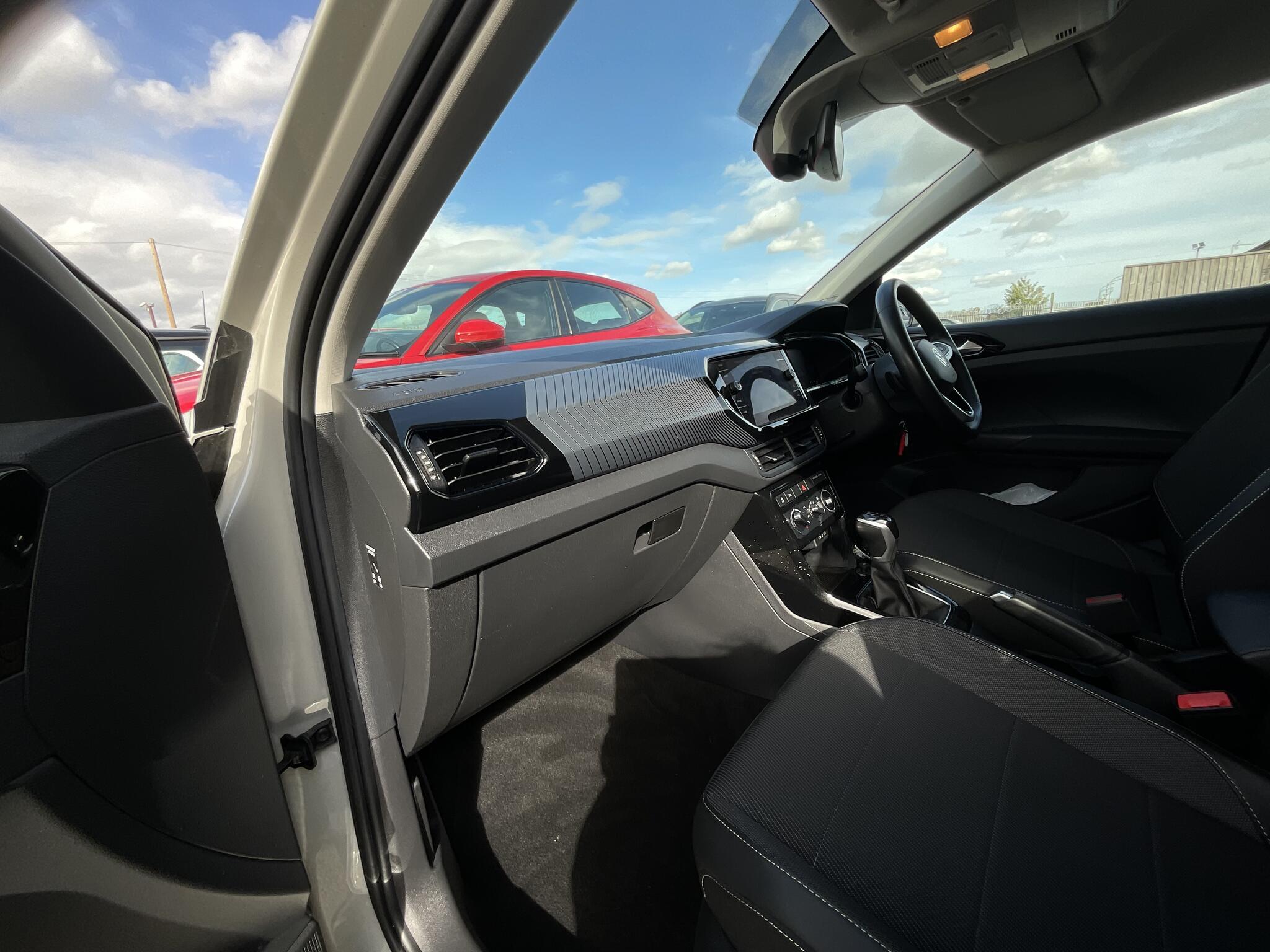Volkswagen T-Cross view 16