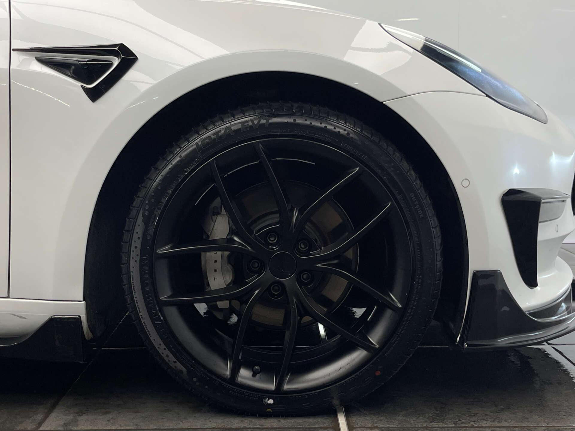Tesla Model 3 view 25