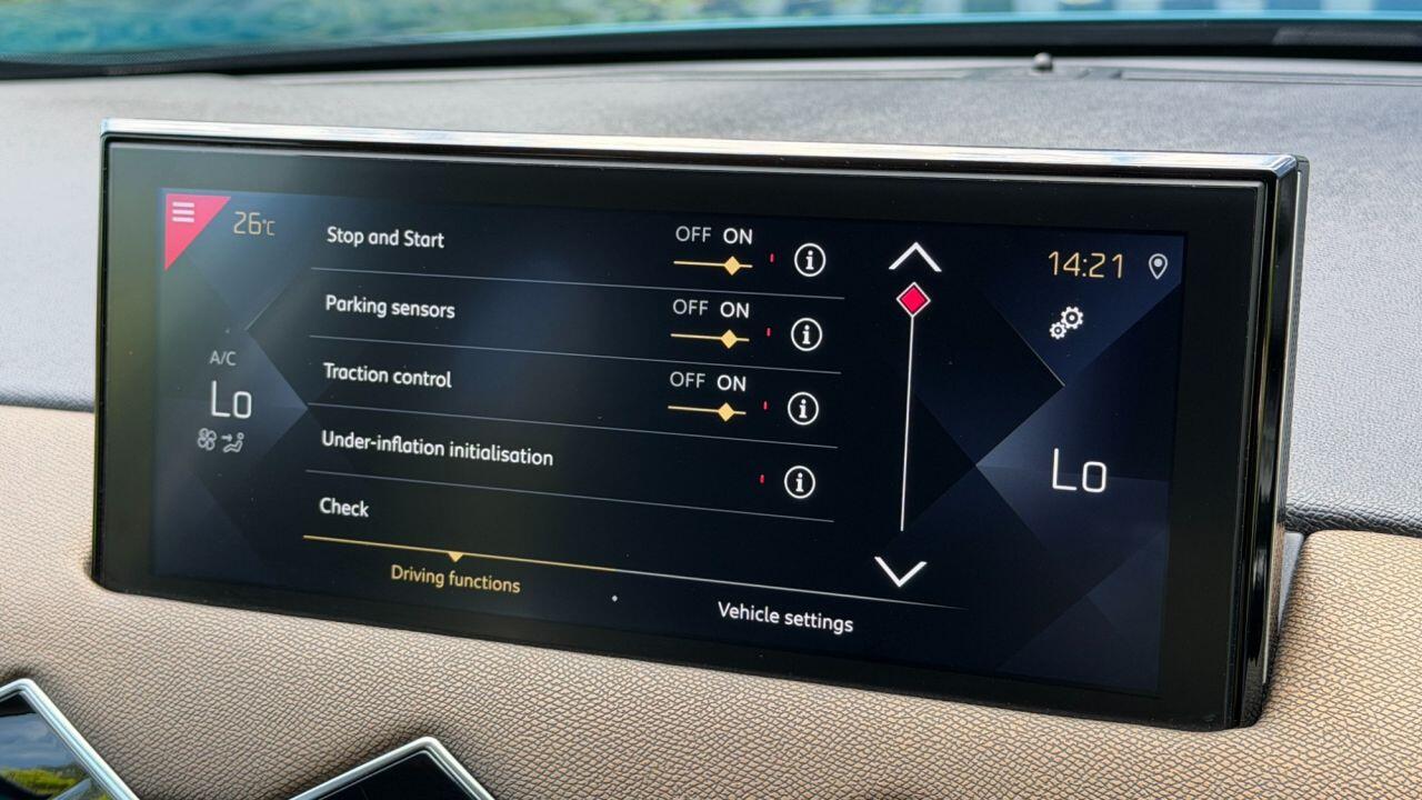 DS Automobiles DS 3 Crossback view 23