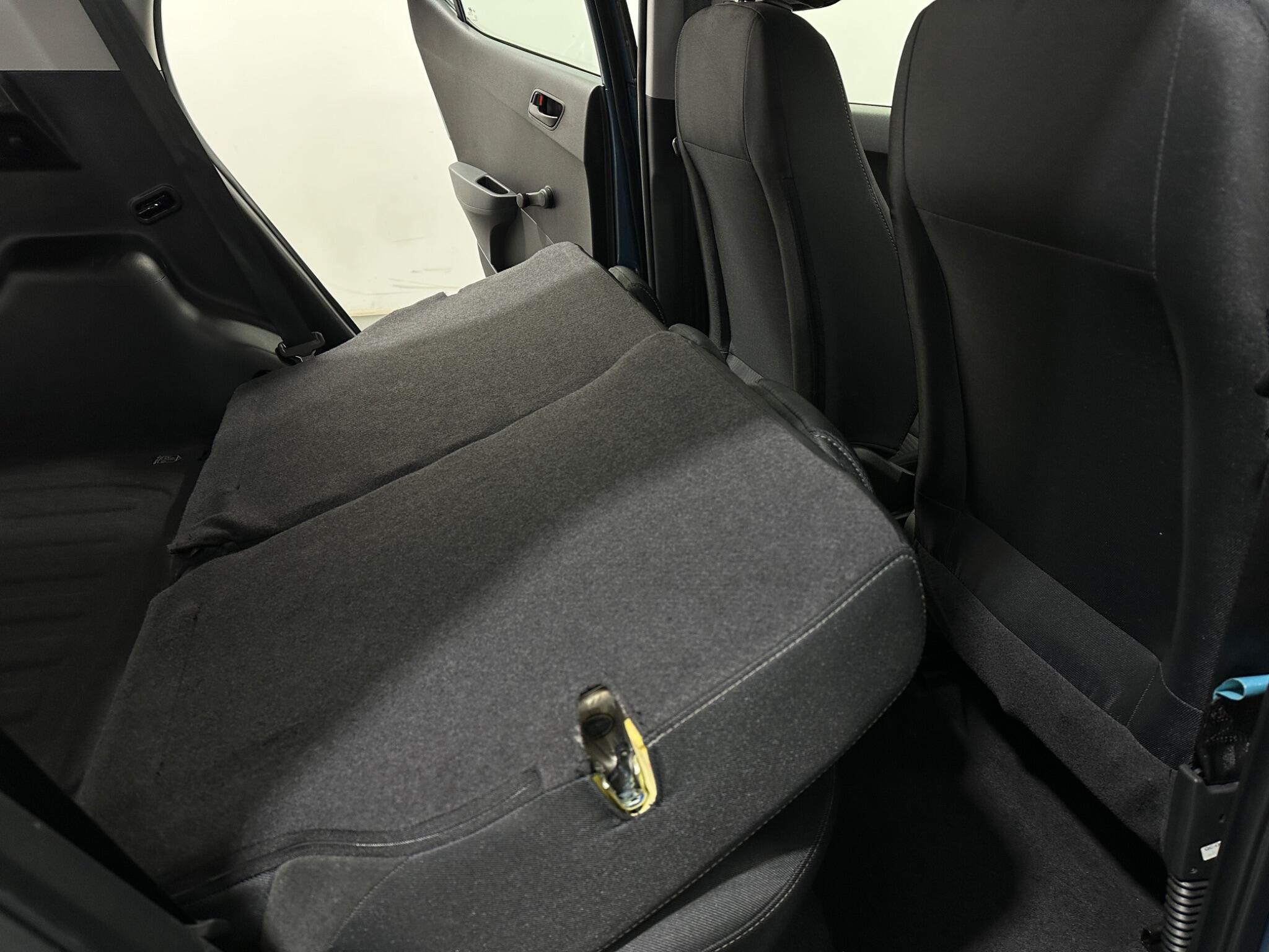 Hyundai i10 view 39