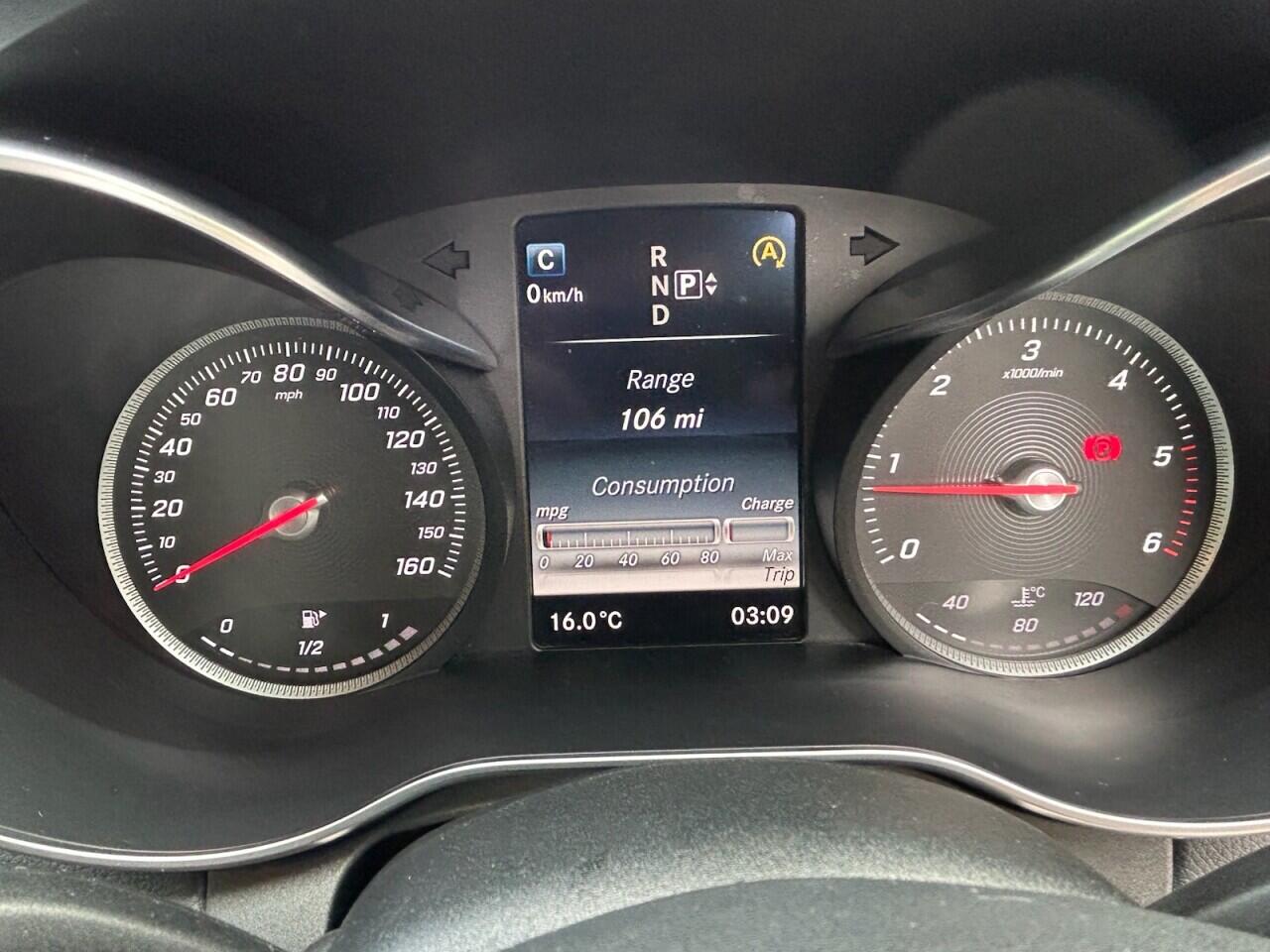 Mercedes-Benz C-Class view 28