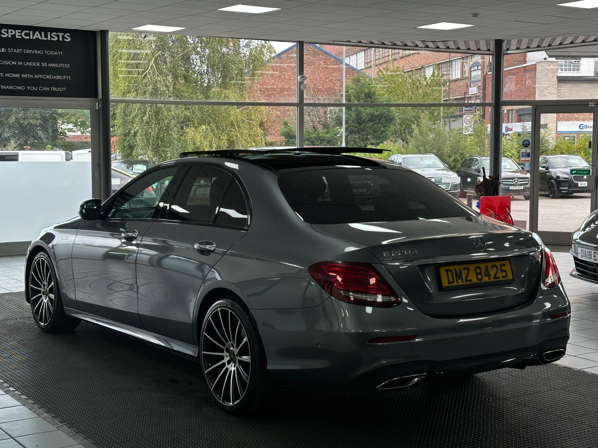 Mercedes-Benz E Class view 8