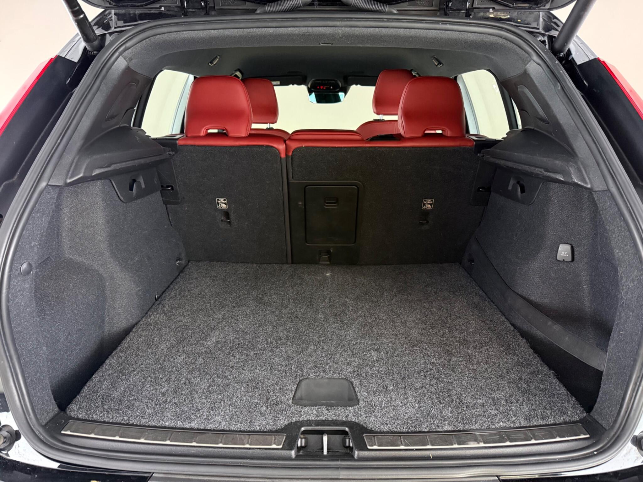 Volvo XC40 view 10