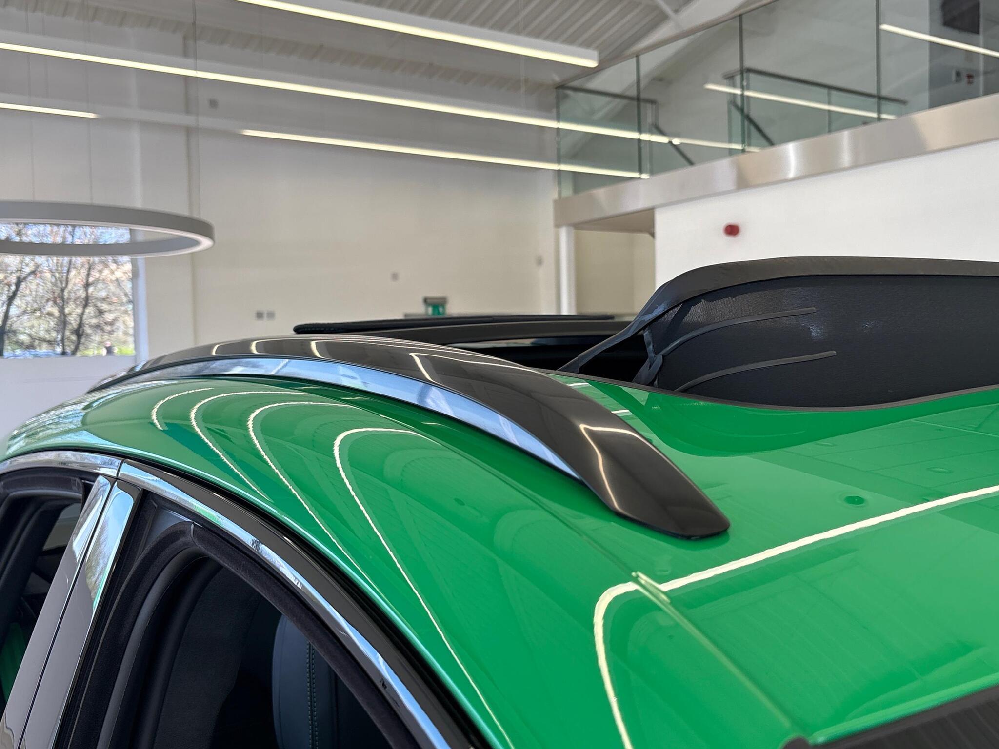 Porsche Macan view 50