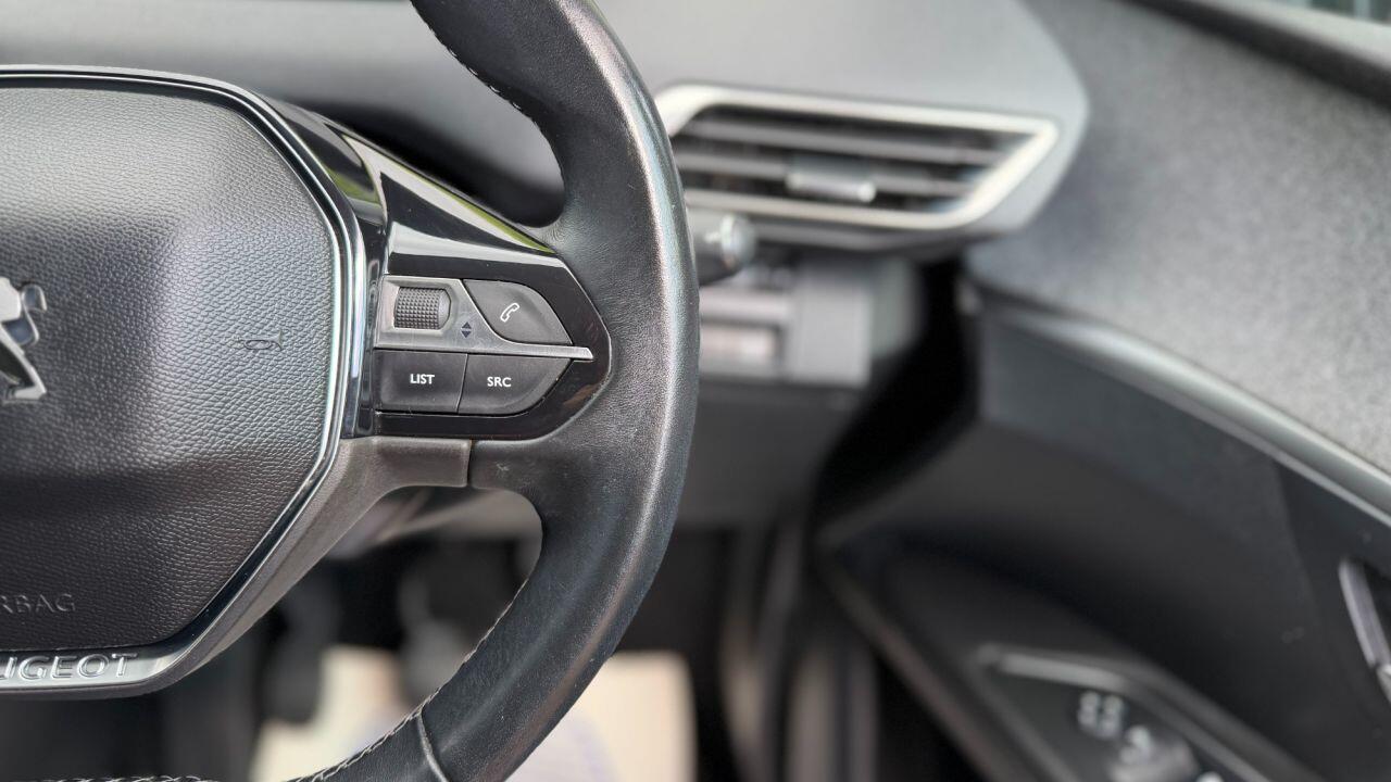 Peugeot 3008 view 18