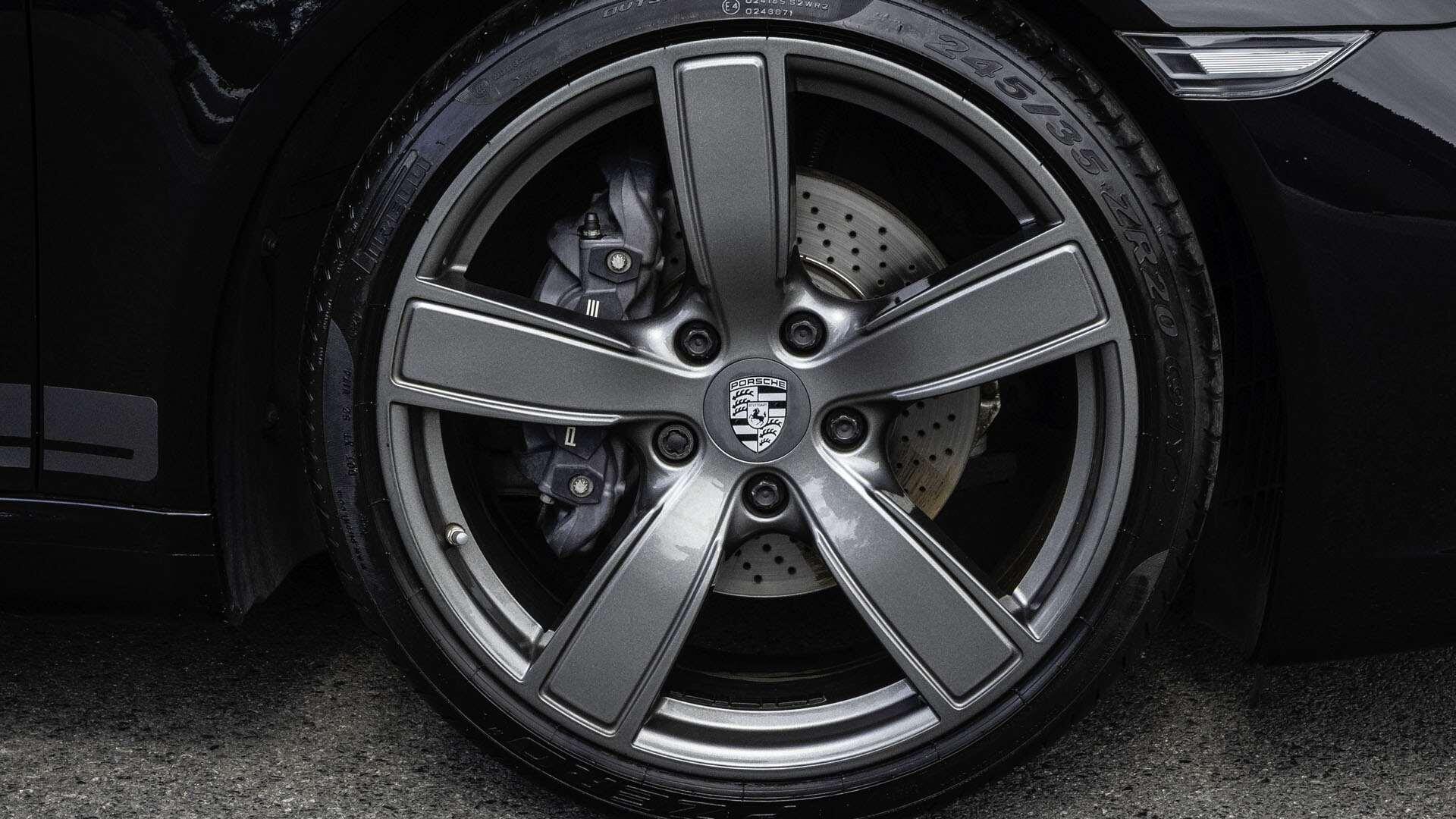 Porsche 911 view 10