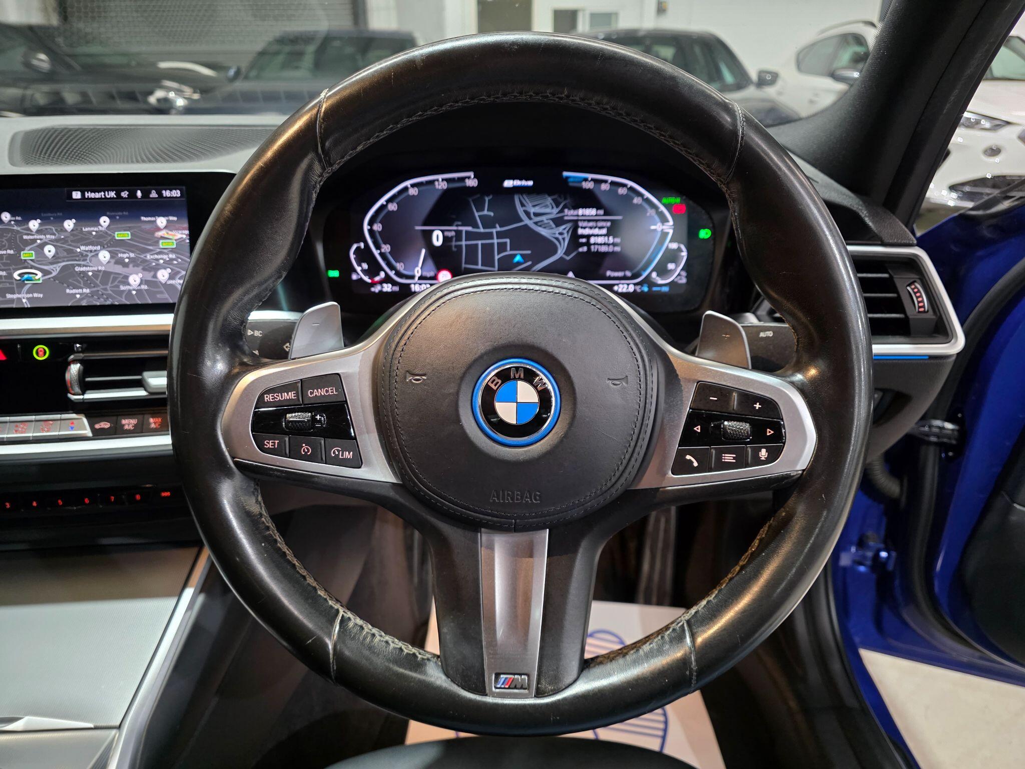 BMW 3 Series view 18