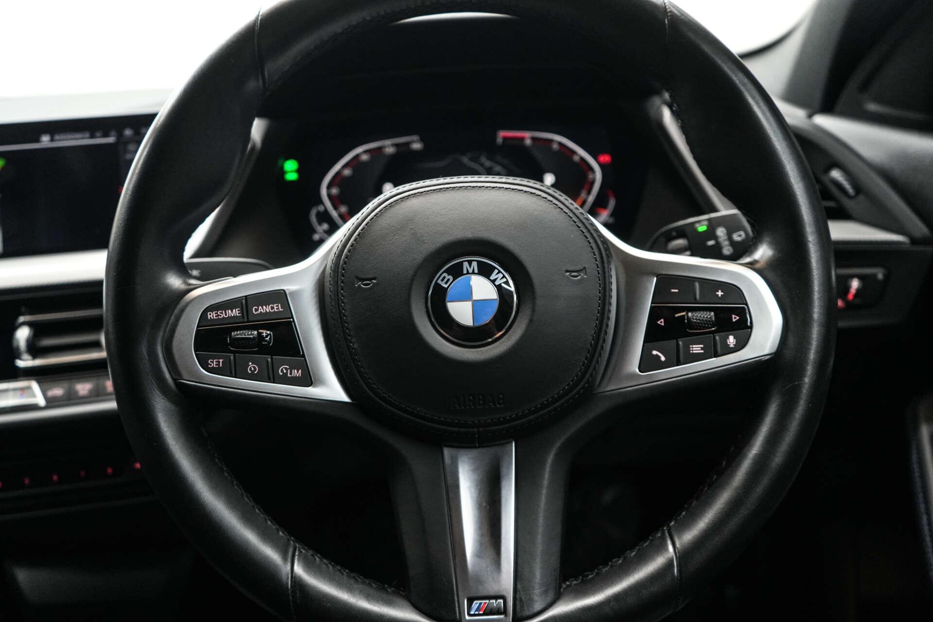 BMW 1 Series view 40
