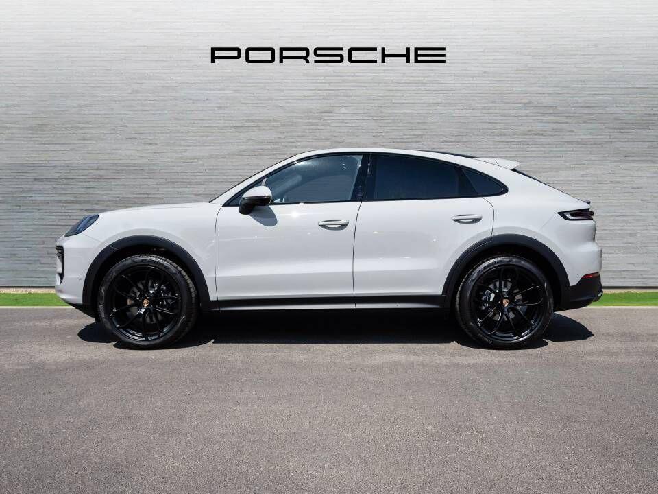 Porsche Cayenne view 40