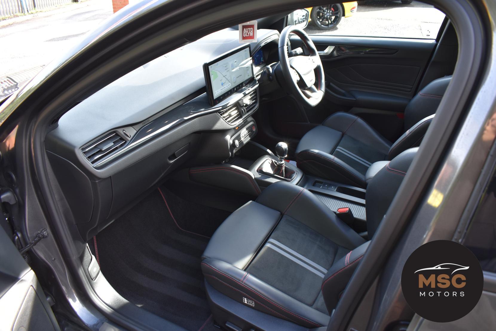 Ford Focus view 42