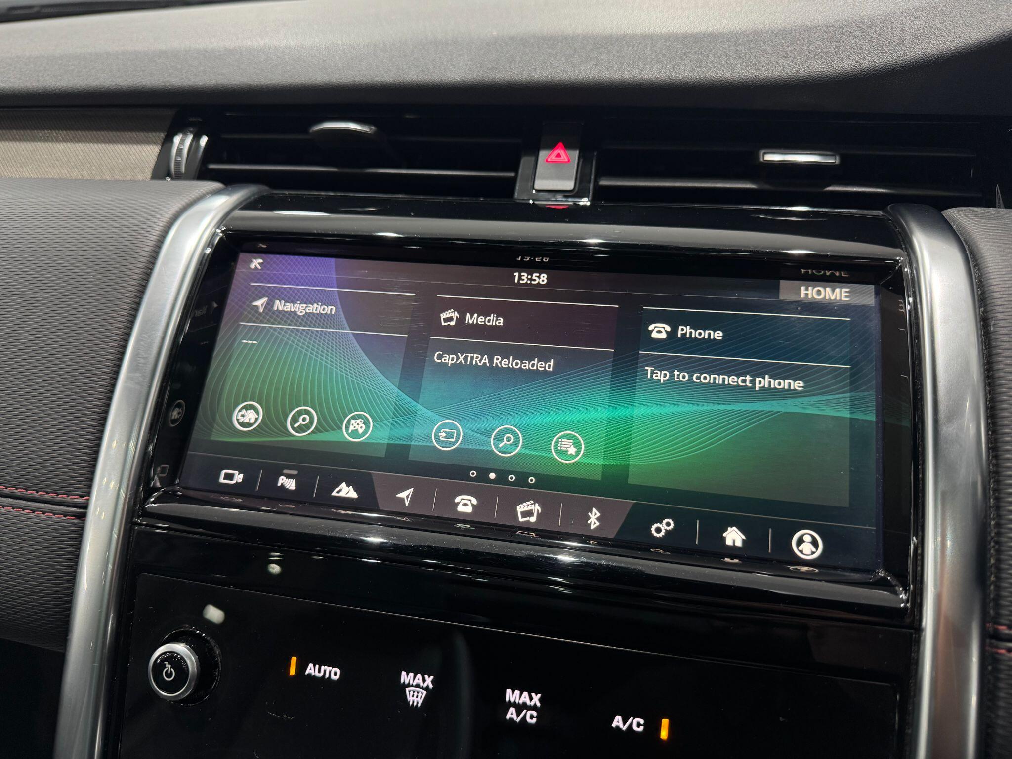 Land Rover Discovery Sport view 39