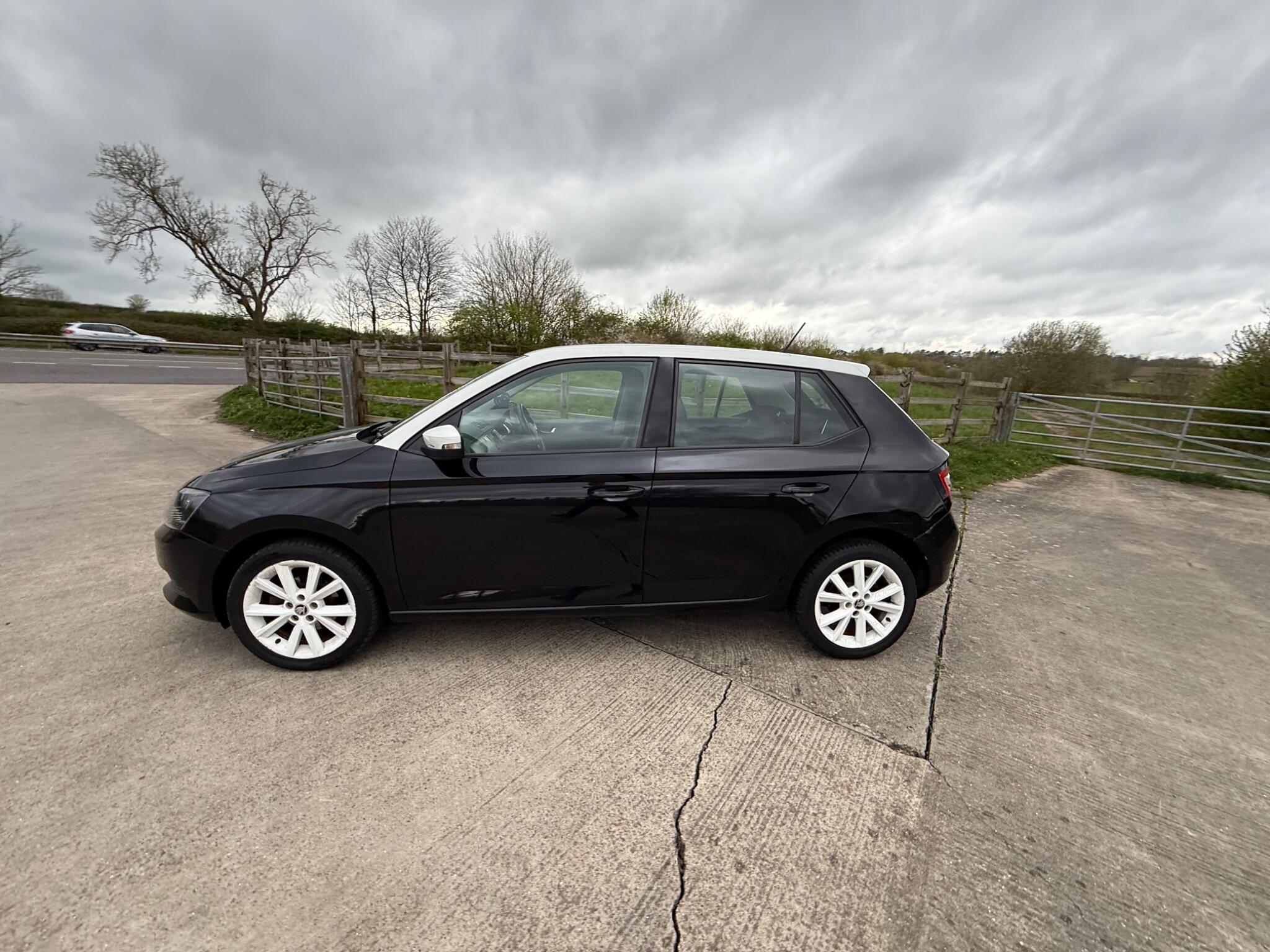 Skoda Fabia 1.0 TSI Colour Edition Euro 6 (s/s) 5dr — photo 11 of 90